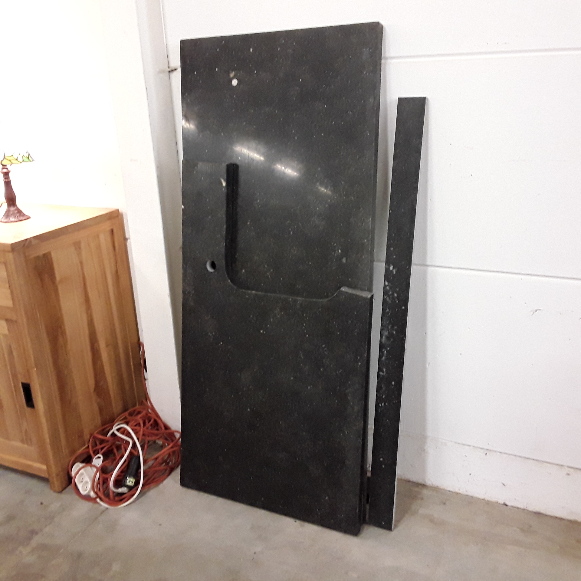 <p>Marbre de cuisine<br />anthracite à recoller<br />75,00 € T.T.C<br /><a href="/Article/122767?type=depose" style="color:white;" target="_blank">Lien vers l'article</a></p>