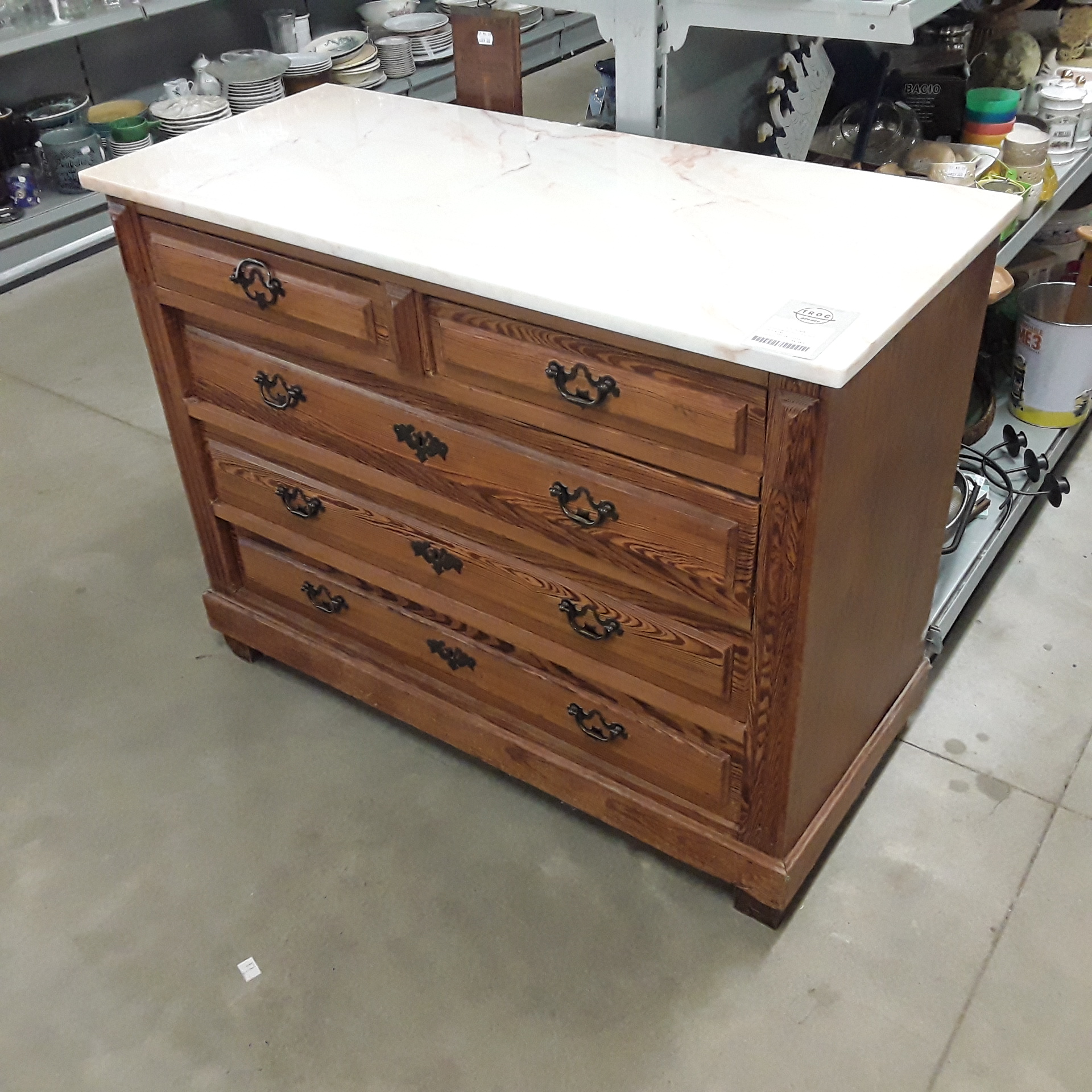 <p>Commode Pichpin 5 tiroirs<br />marbre blanc<br />60,00 € T.T.C<br /><a href="/Article/122210?type=depose" style="color:white;" target="_blank">Lien vers l&#39;article</a></p>