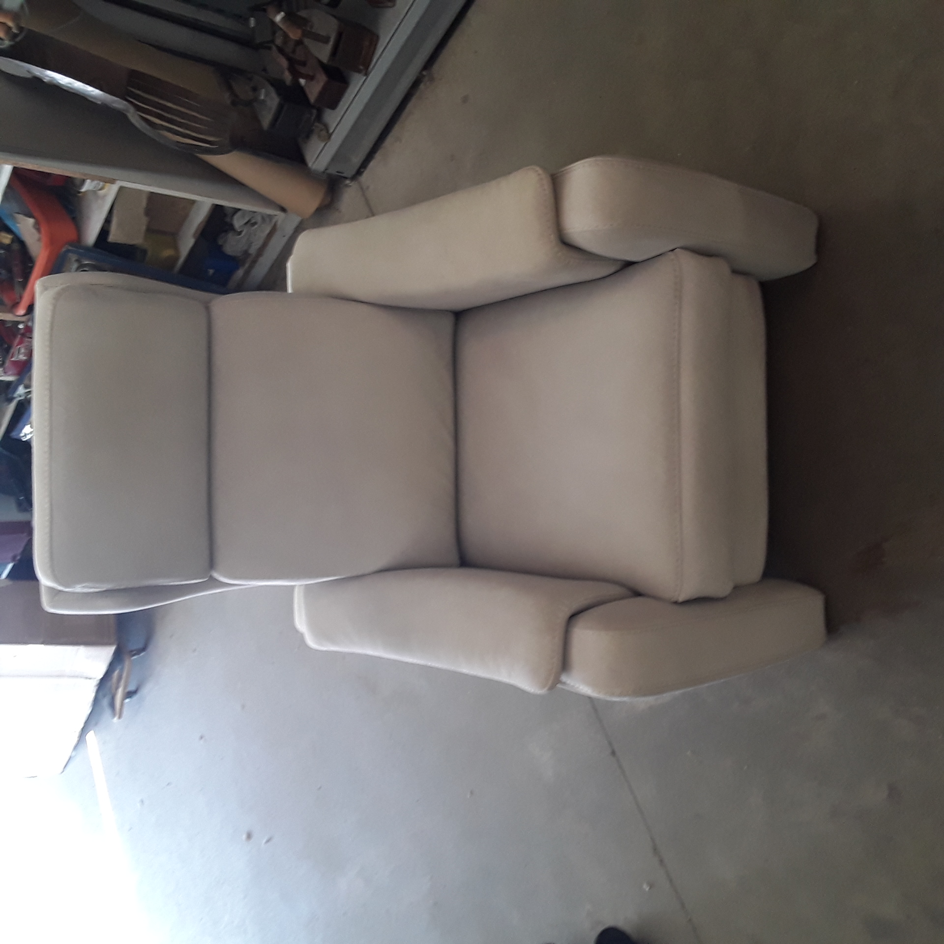 <p>Relax électrique beige 1 place<br /> + ACS<br />100,00 € T.T.C<br /><a href="/Article/124039?type=depose" style="color:white;" target="_blank">Lien vers l'article</a></p>