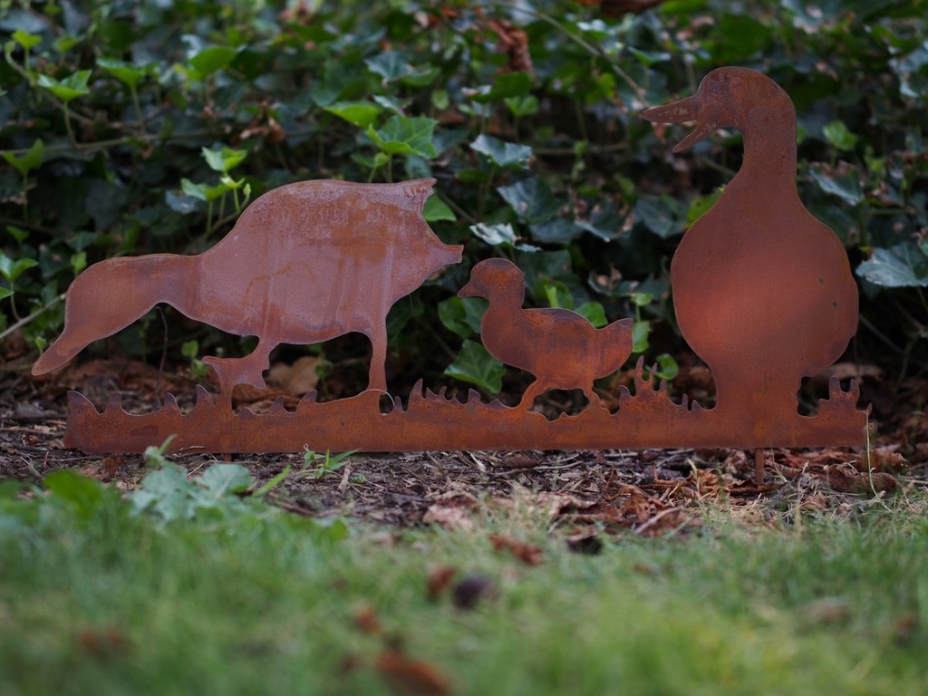 <p>Famille canards<br />14154<br />39,90 € T.T.C<br /><a href="/Article/4654?type=neuf" style="color:white;" target="_blank">Lien vers l'article</a></p>