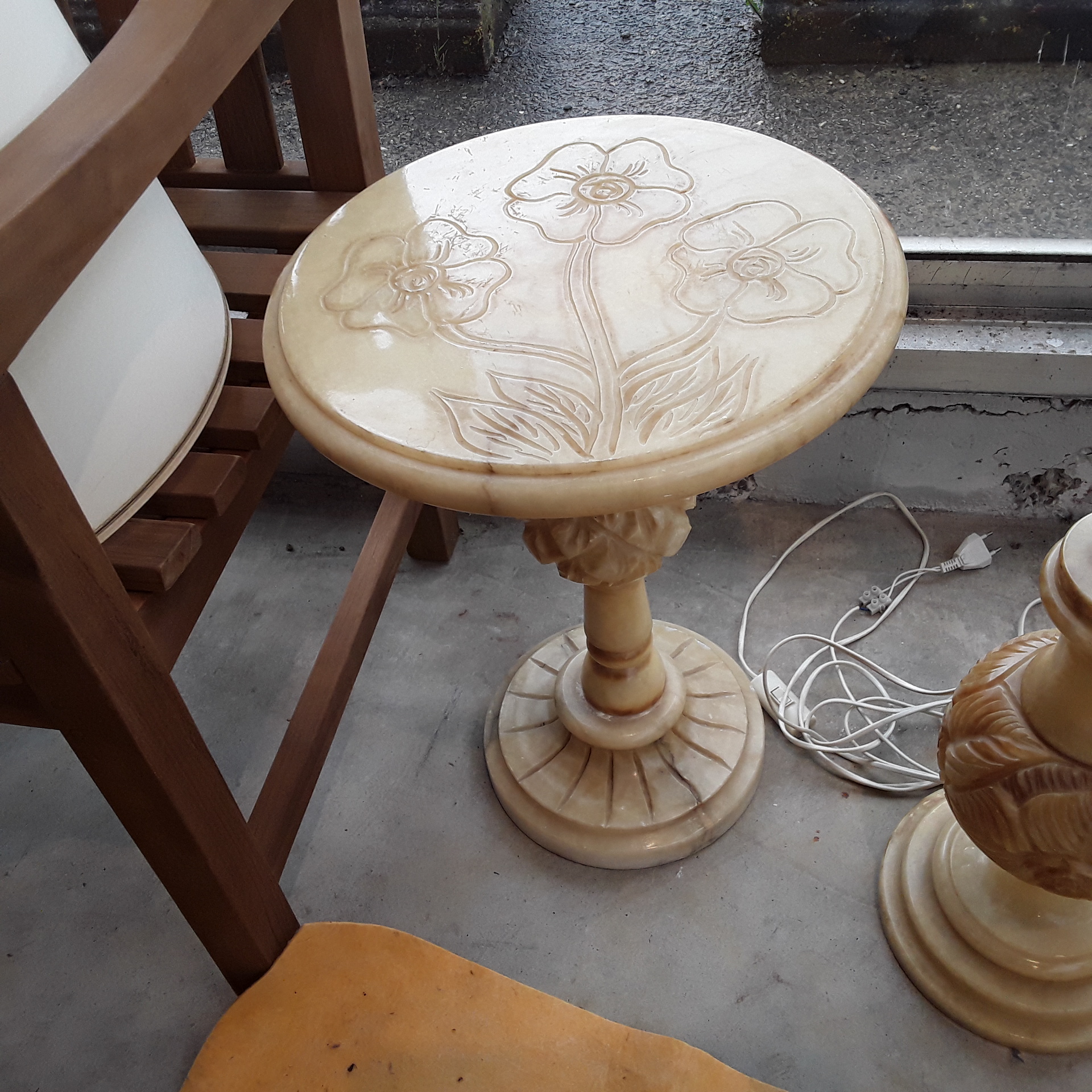 <p>Table PM Albatre<br />30,00 € T.T.C<br /><a href="/Article/121428?type=depose" style="color:white;" target="_blank">Lien vers l&#39;article</a></p>