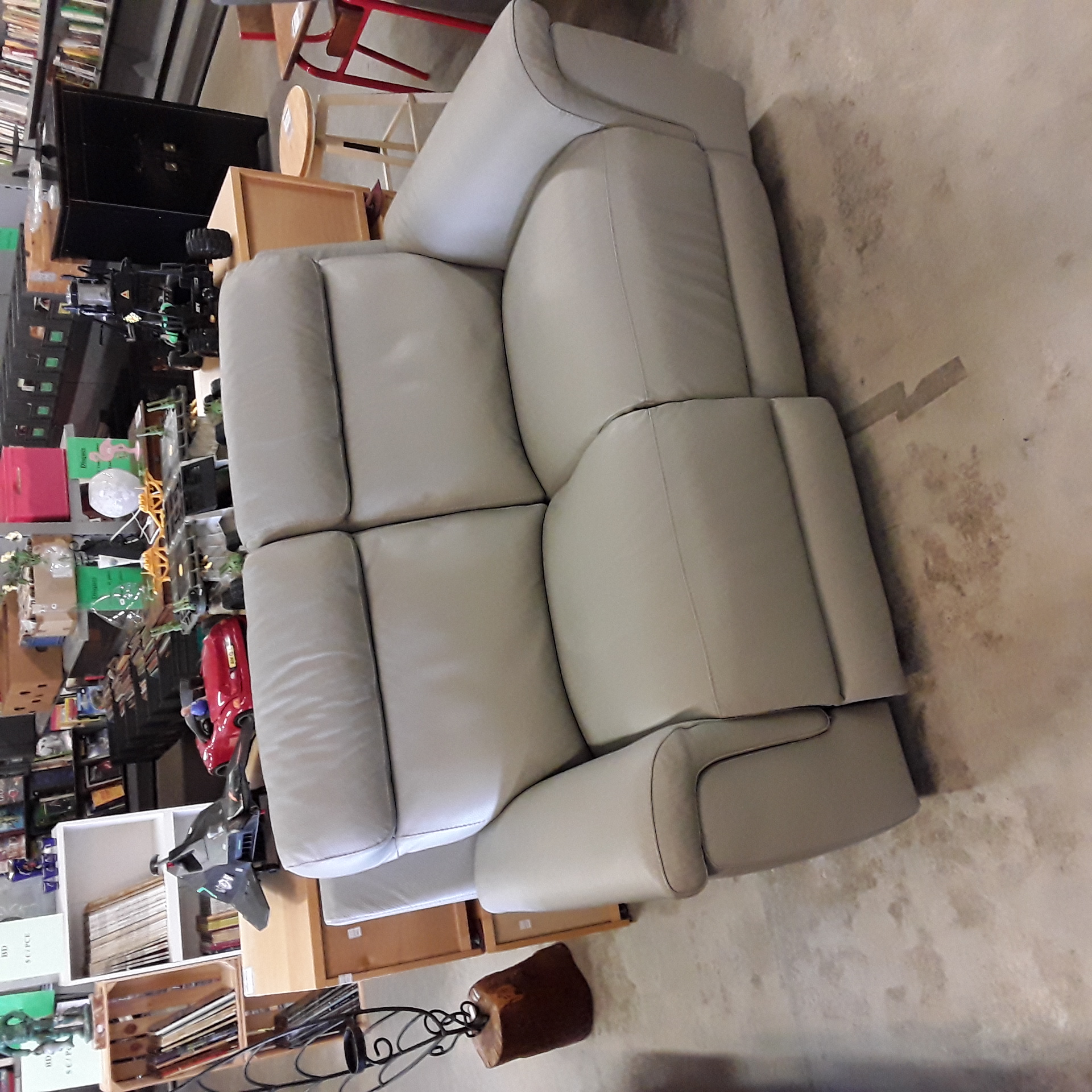 <p>Fauteuil 2 pl cuir ardoise<br />électrique  relax  : ACS<br />600,00 € T.T.C<br /><a href="/Article/124359?type=depose" style="color:white;" target="_blank">Lien vers l'article</a></p>