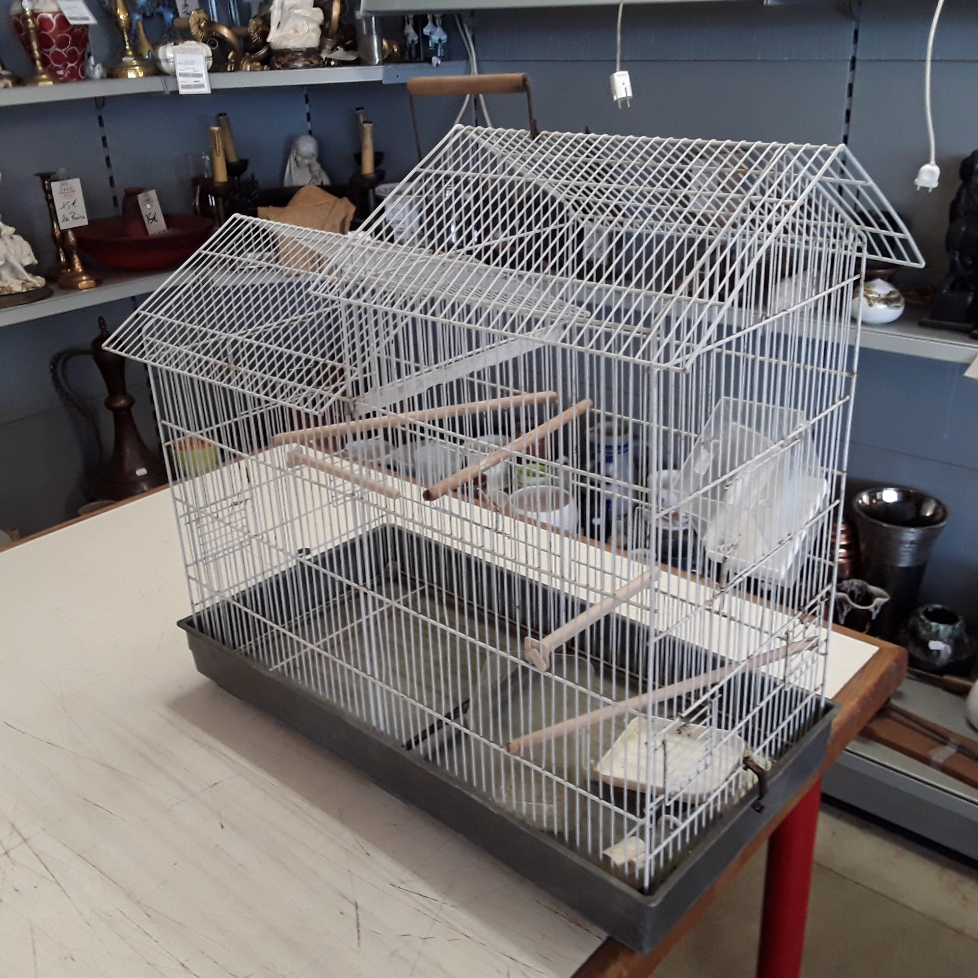 <p>Cage à oiseaux GM<br />30,00 € T.T.C<br /><a href="/Article/121796?type=depose" style="color:white;" target="_blank">Lien vers l&#39;article</a></p>