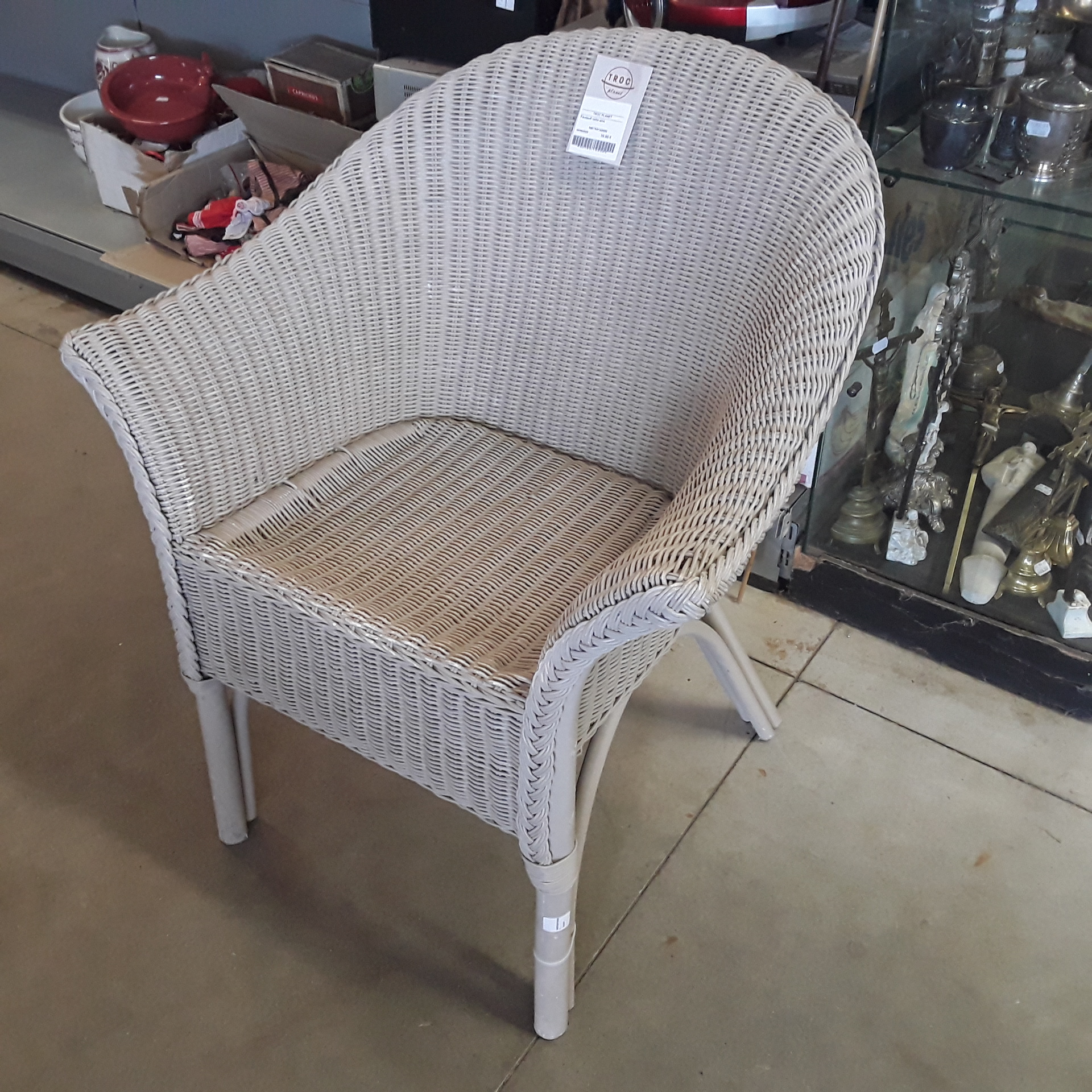 <p>Fauteuil rotin gris<br />30,00 € T.T.C<br /><a href="/Article/122295?type=depose" style="color:white;" target="_blank">Lien vers l&#39;article</a></p>
