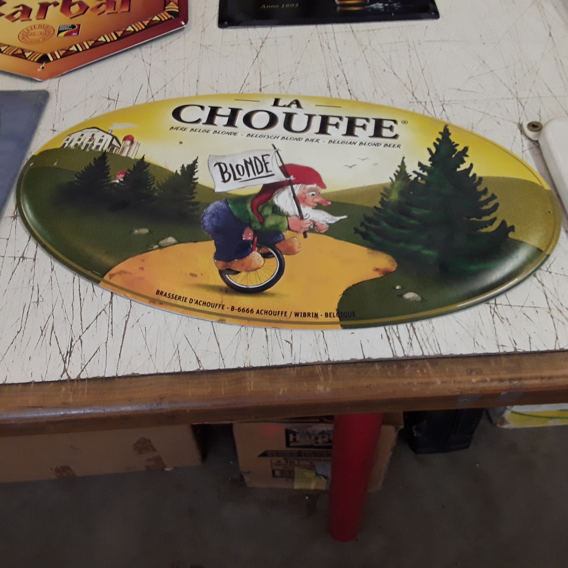 <p>Plaque La Chouffe<br />50,00 € T.T.C<br /><a href="/Article/121865?type=depose" style="color:white;" target="_blank">Lien vers l&#39;article</a></p>