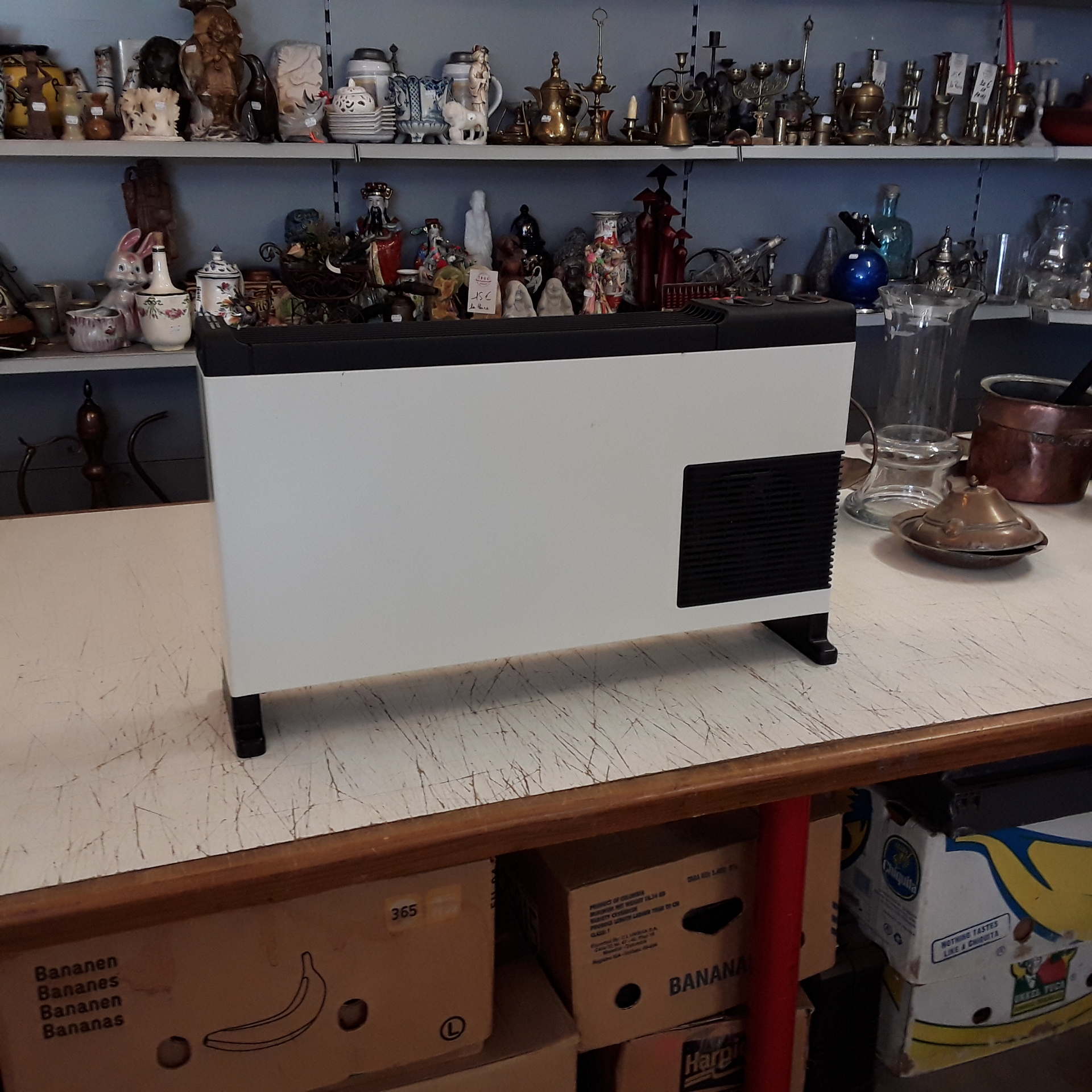 <p>Chauffage électrique EWT<br />30,00 € T.T.C<br /><a href="/Article/122667?type=depose" style="color:white;" target="_blank">Lien vers l&#39;article</a></p>