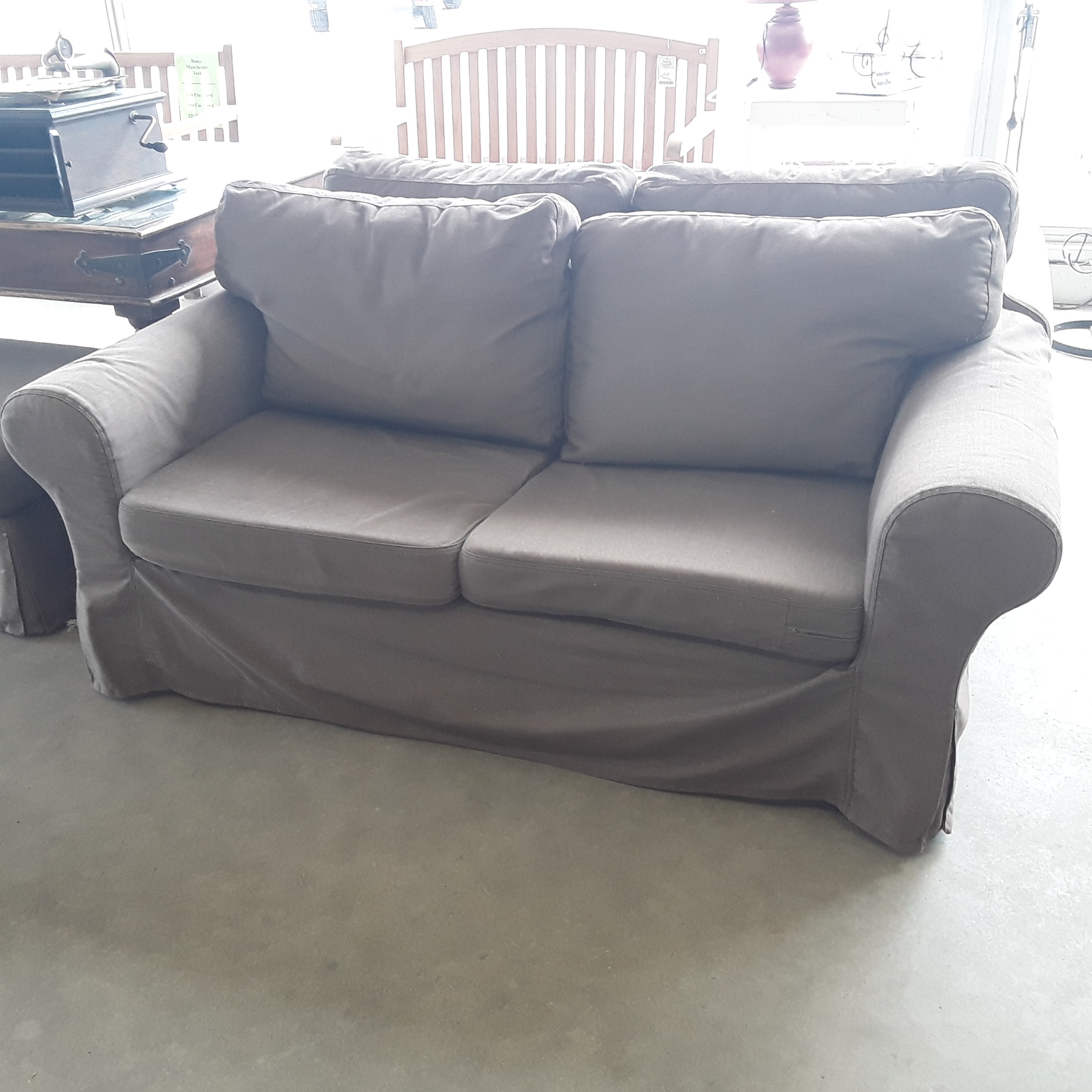 <p>Fauteuil Ektorp IKEA gris<br />125,00 € T.T.C<br /><a href="/Article/122348?type=depose" style="color:white;" target="_blank">Lien vers l'article</a></p>