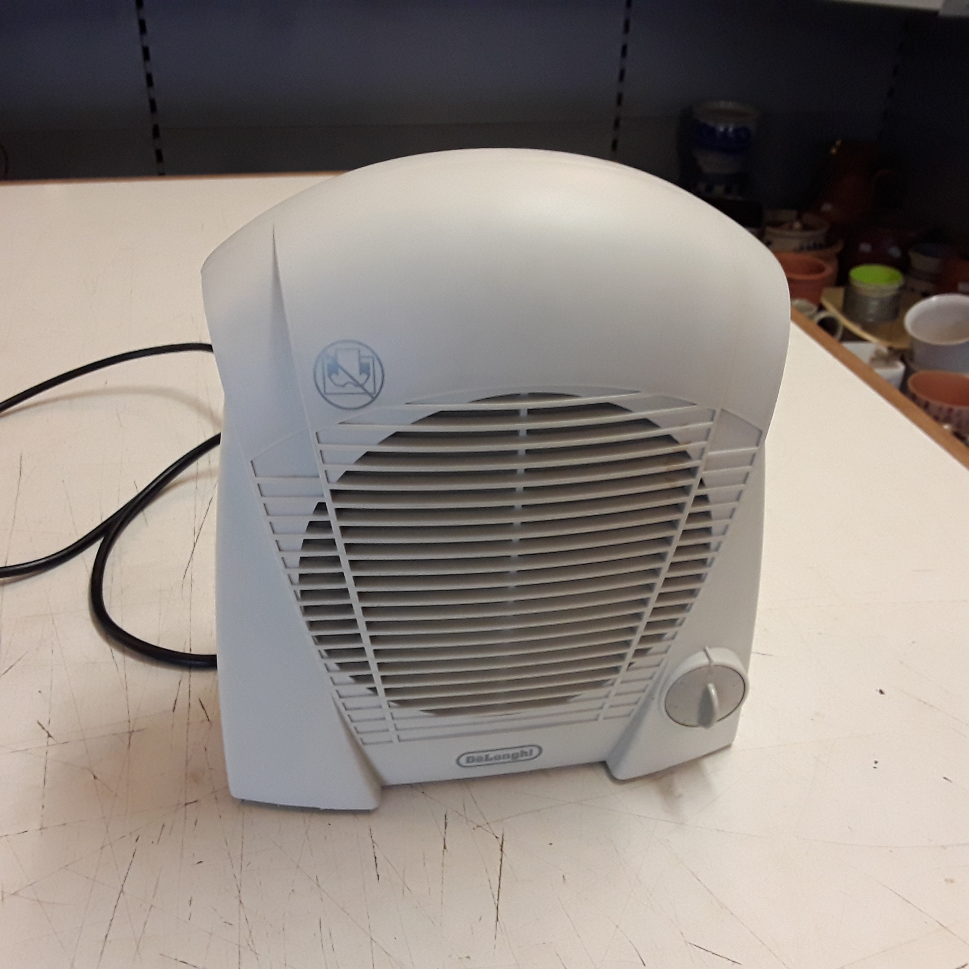 <p>Chauffage appoint Delonghi<br />15,00 € T.T.C<br /><a href="/Article/122445?type=depose" style="color:white;" target="_blank">Lien vers l&#39;article</a></p>