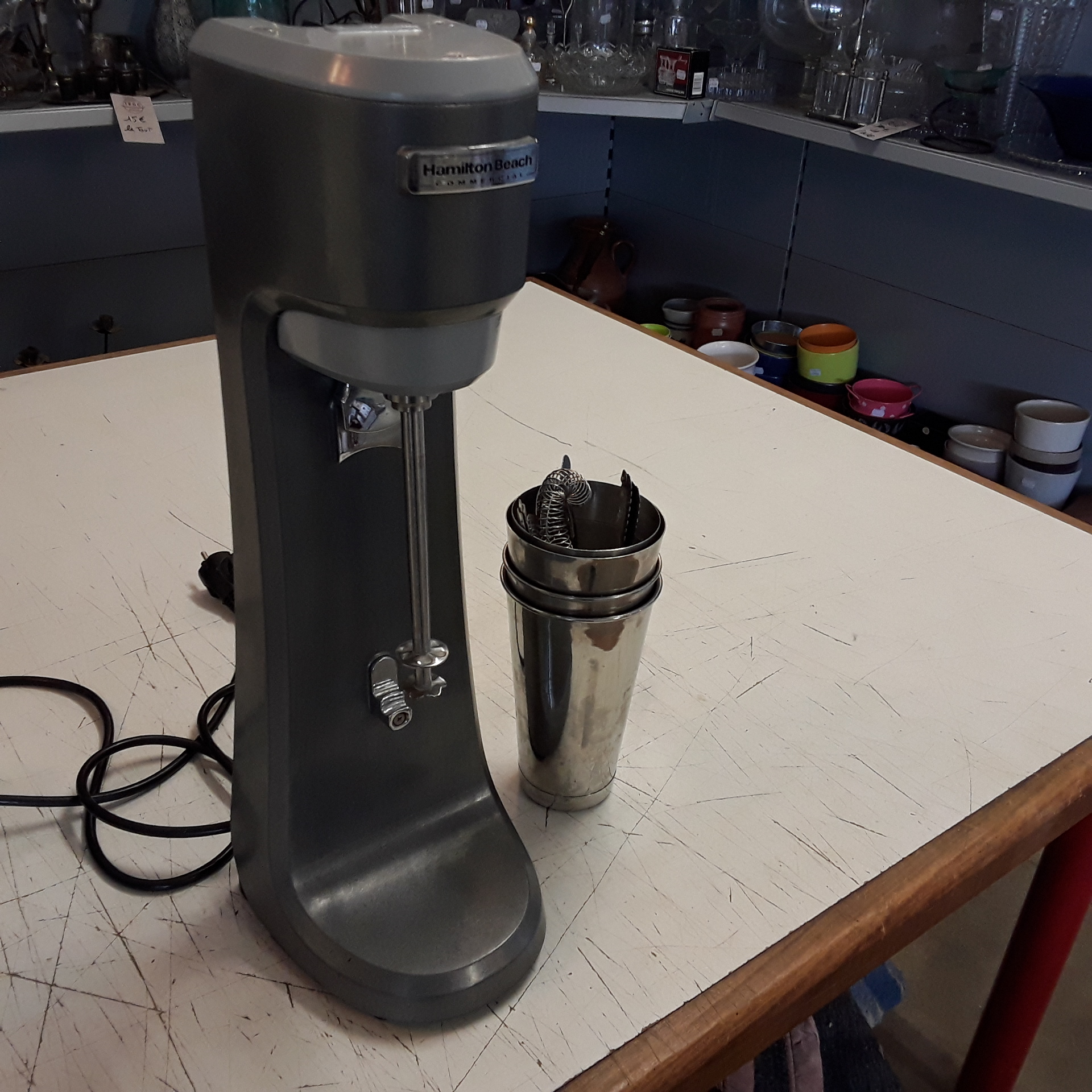 <p>Milkshaker HamiltonBeach<br />+ cups inox<br />100,00 € T.T.C<br /><a href="/Article/122410?type=depose" style="color:white;" target="_blank">Lien vers l&#39;article</a></p>