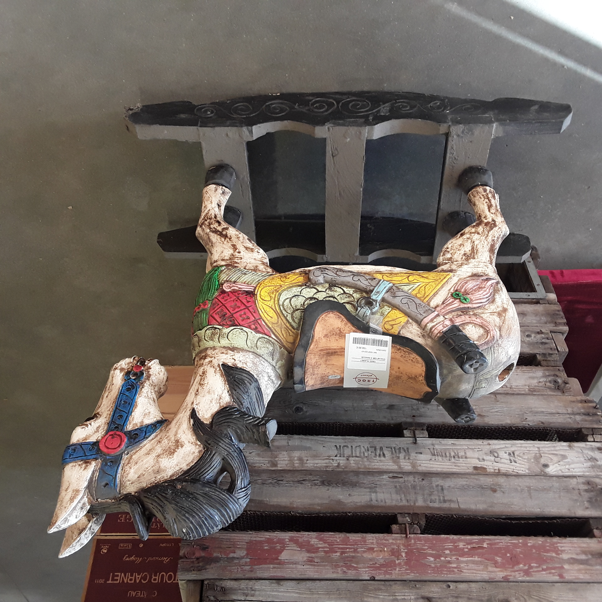 <p>Cheval GM à bascule<br />150,00 € T.T.C<br /><a href="/Article/123147?type=depose" style="color:white;" target="_blank">Lien vers l'article</a></p>