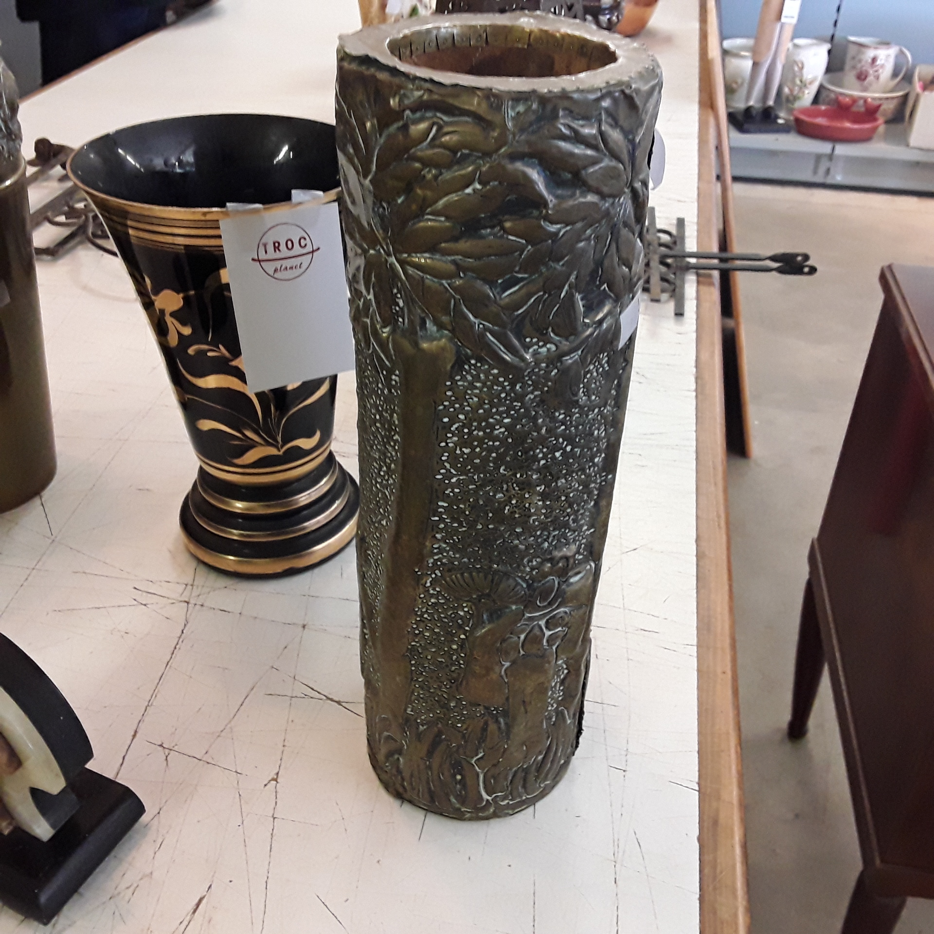 <p>Déco africaine cuivre et bois<br />20,00 € T.T.C<br /><a href="/Article/122518?type=depose" style="color:white;" target="_blank">Lien vers l&#39;article</a></p>