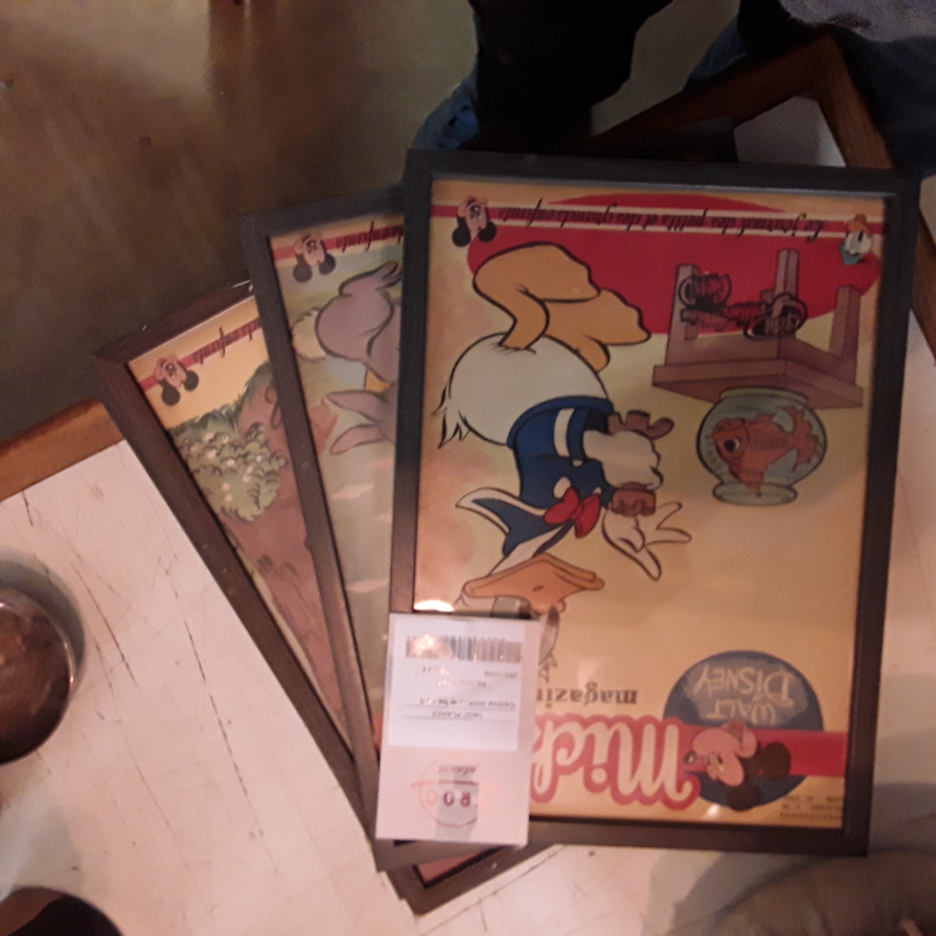 <p>Cadres mickey le lot de 5<br />50,00 € T.T.C<br /><a href="/Article/123077?type=depose" style="color:white;" target="_blank">Lien vers l'article</a></p>