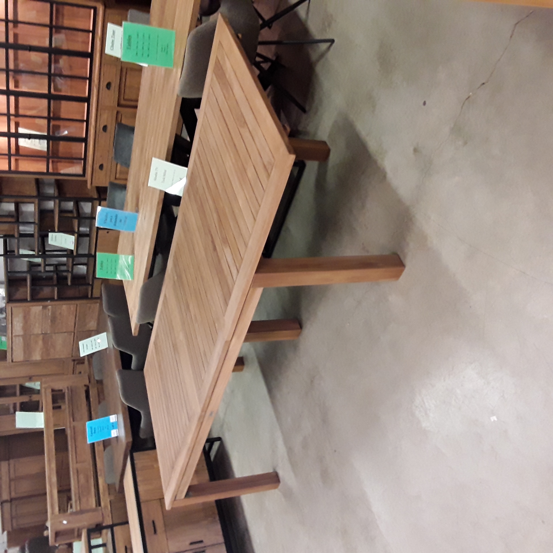 <p>Table Teck ext AGET340<br />110 x220/280/340 Cm<br />1 399,00 € T.T.C<br /><a href="/Article/4763?type=neuf" style="color:white;" target="_blank">Lien vers l'article</a></p>