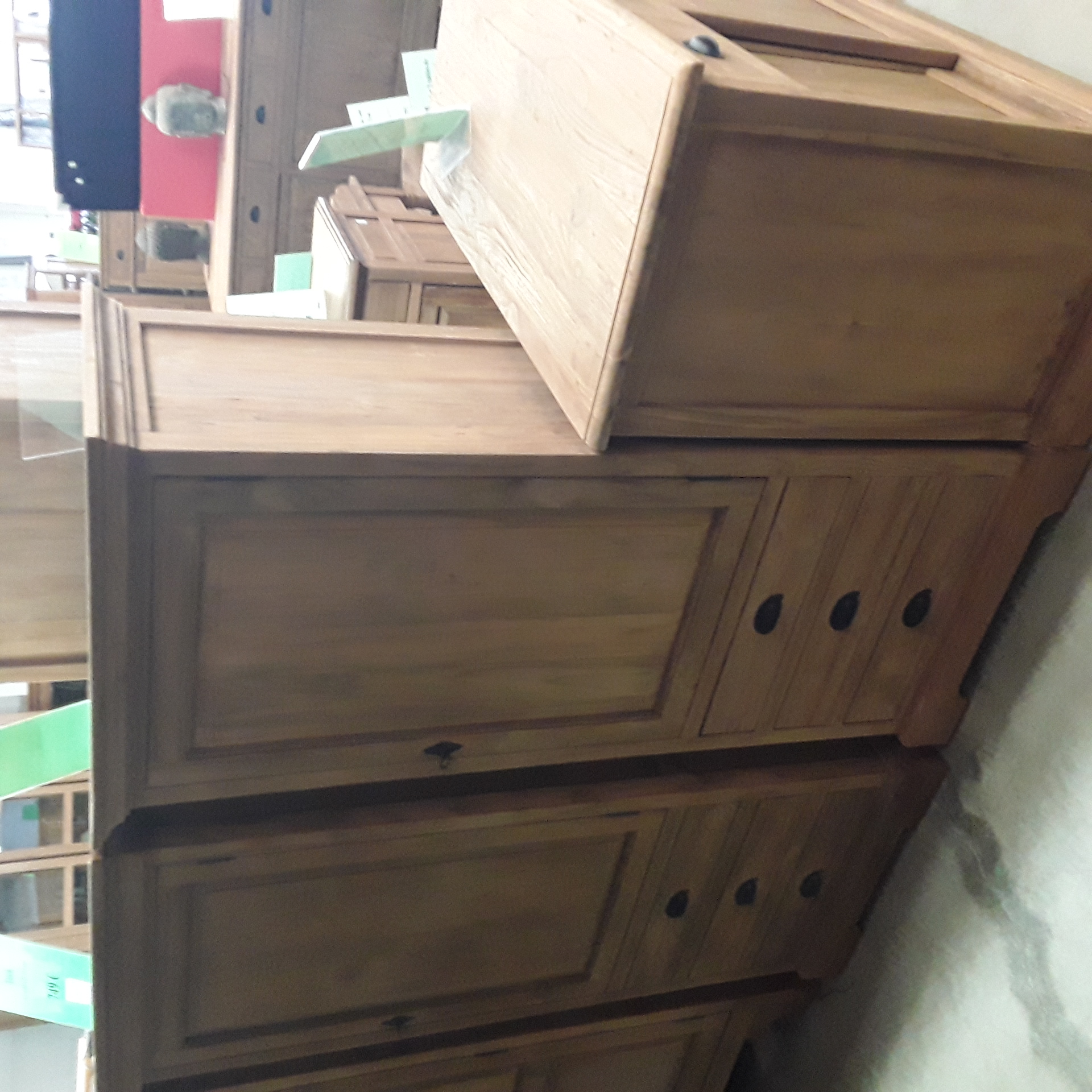 <p>Meuble 1 porte 3 tiroirs<br />BLO-CA47  73 x 166 x P49<br />749,00 € T.T.C<br /><a href="/Article/4709?type=neuf" style="color:white;" target="_blank">Lien vers l'article</a></p>