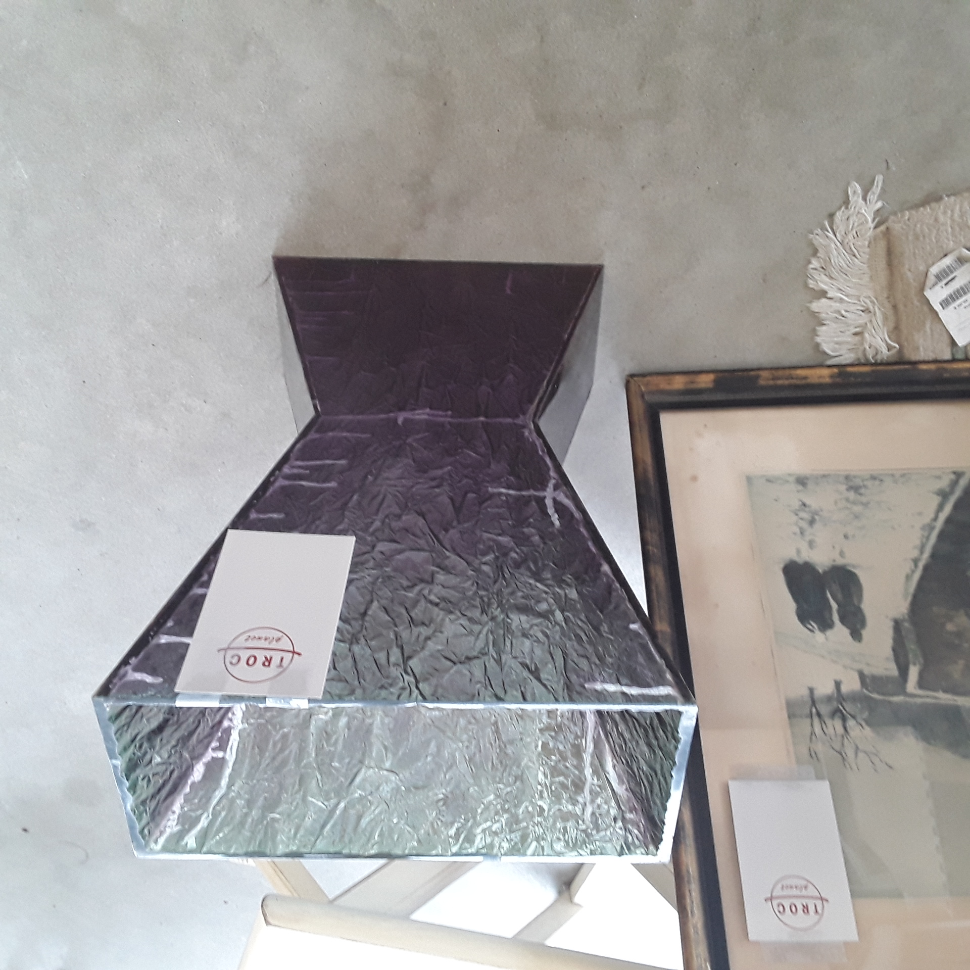 <p>Porte-parapluie plexi mauve<br />20,00 € T.T.C<br /><a href="/Article/122539?type=depose" style="color:white;" target="_blank">Lien vers l&#39;article</a></p>