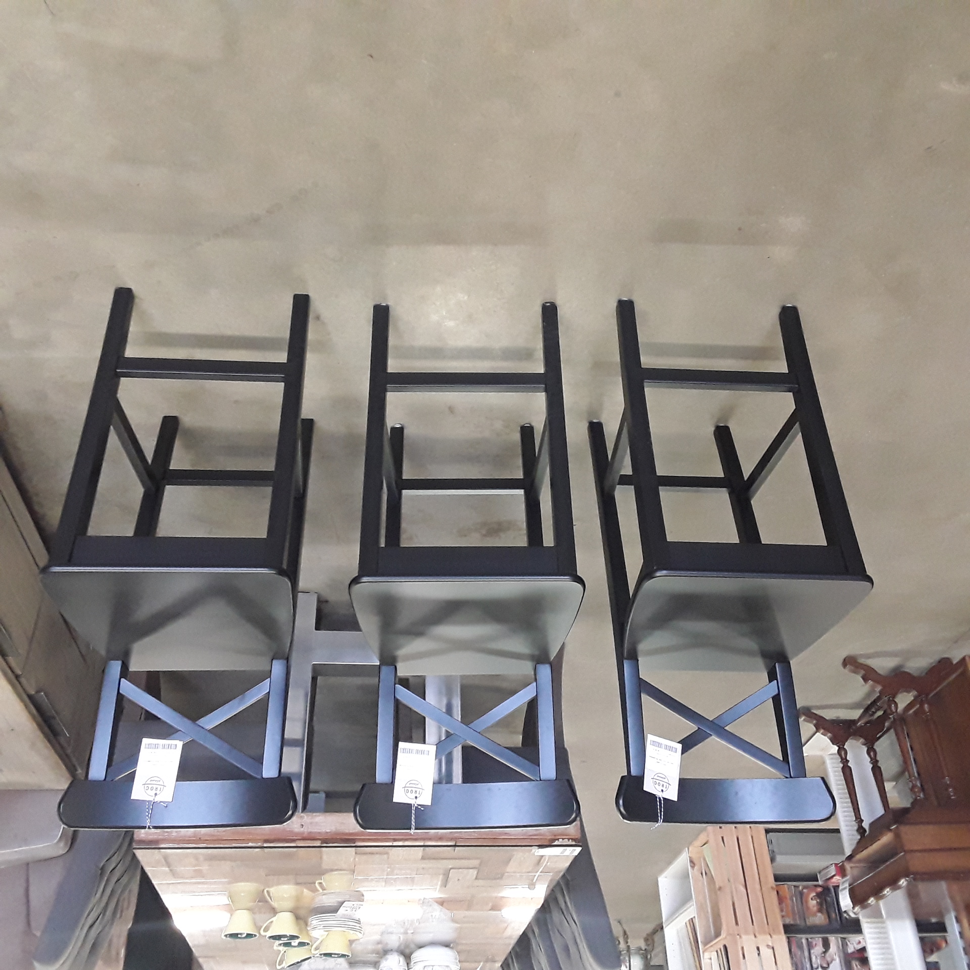 <p>Tabouret noir Ikea Rosentorp<br />49,00 € T.T.C<br /><a href="/Article/123353?type=depose" style="color:white;" target="_blank">Lien vers l'article</a></p>