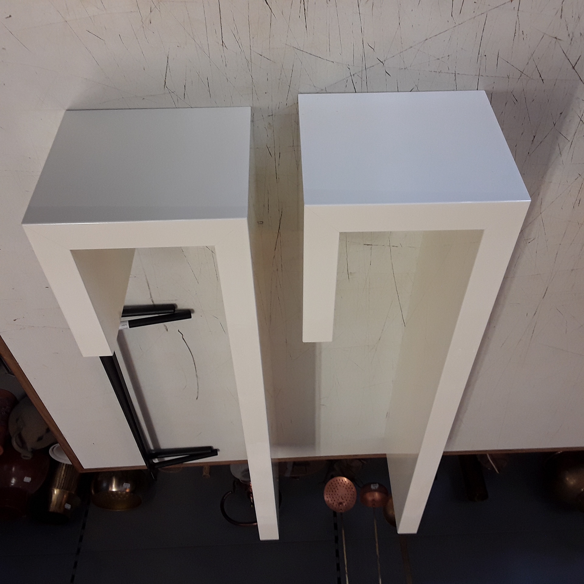 <p>Paire d'étagères à fixer au <br />mur Calligaris +ACS en clé<br />70,00 € T.T.C<br /><a href="/Article/121691?type=depose" style="color:white;" target="_blank">Lien vers l&#39;article</a></p>