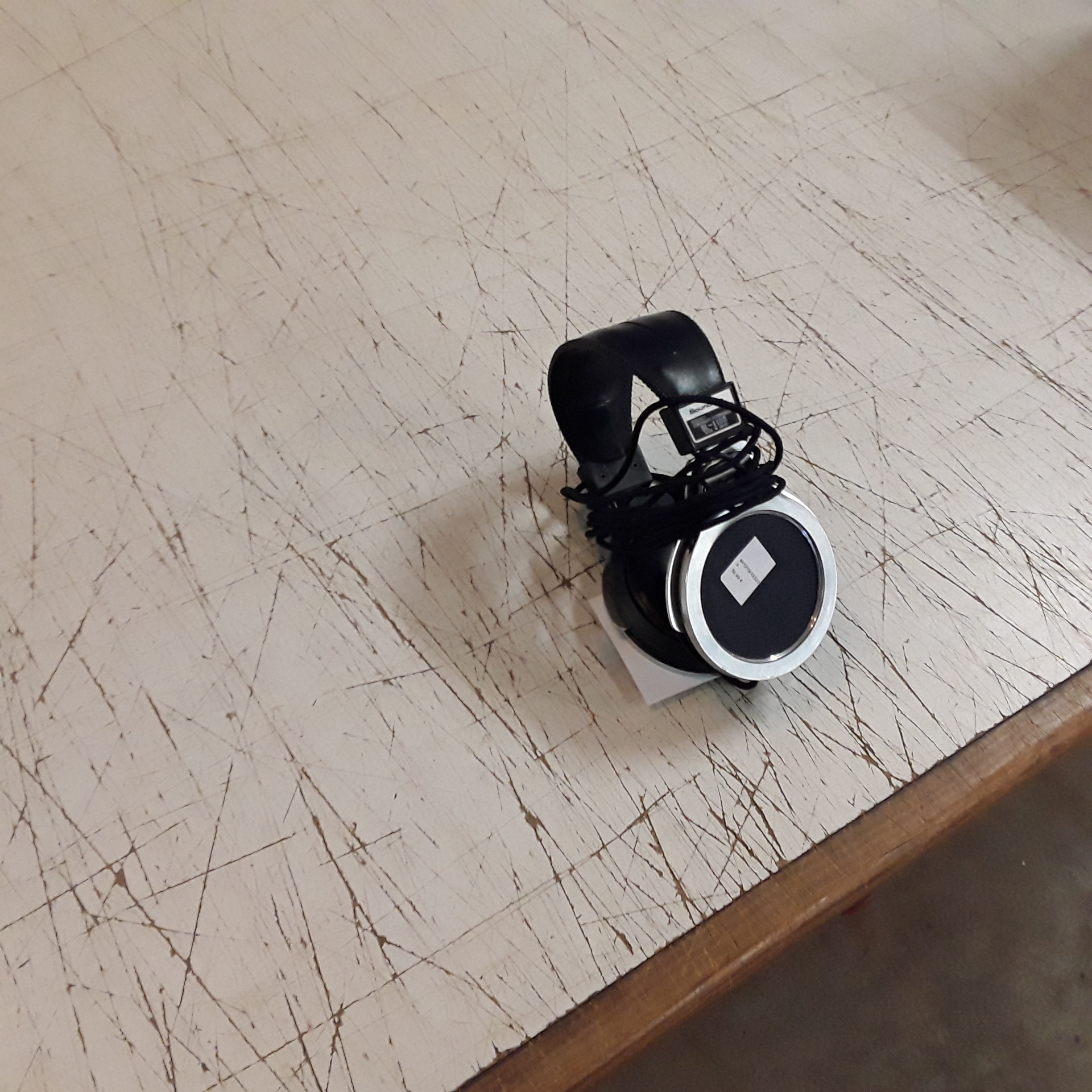 <p>Casque audio Soundline<br />SL-1100 <br />50,00 € T.T.C<br /><a href="/Article/123229?type=depose" style="color:white;" target="_blank">Lien vers l'article</a></p>