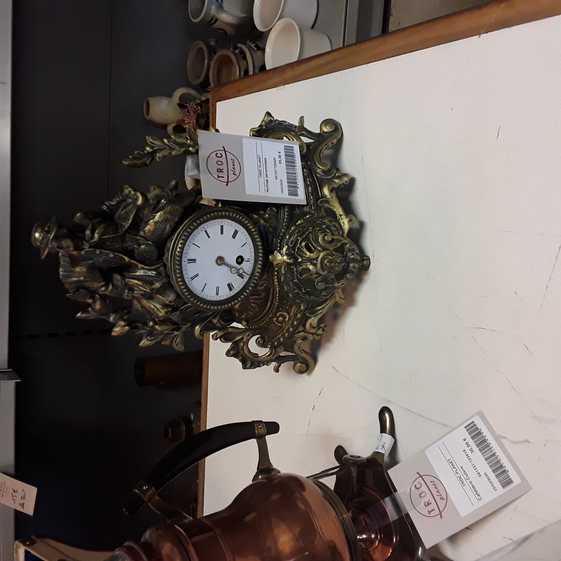 <p>Horloge personnage <br />68,00 € T.T.C<br /><a href="/Article/123420?type=depose" style="color:white;" target="_blank">Lien vers l'article</a></p>