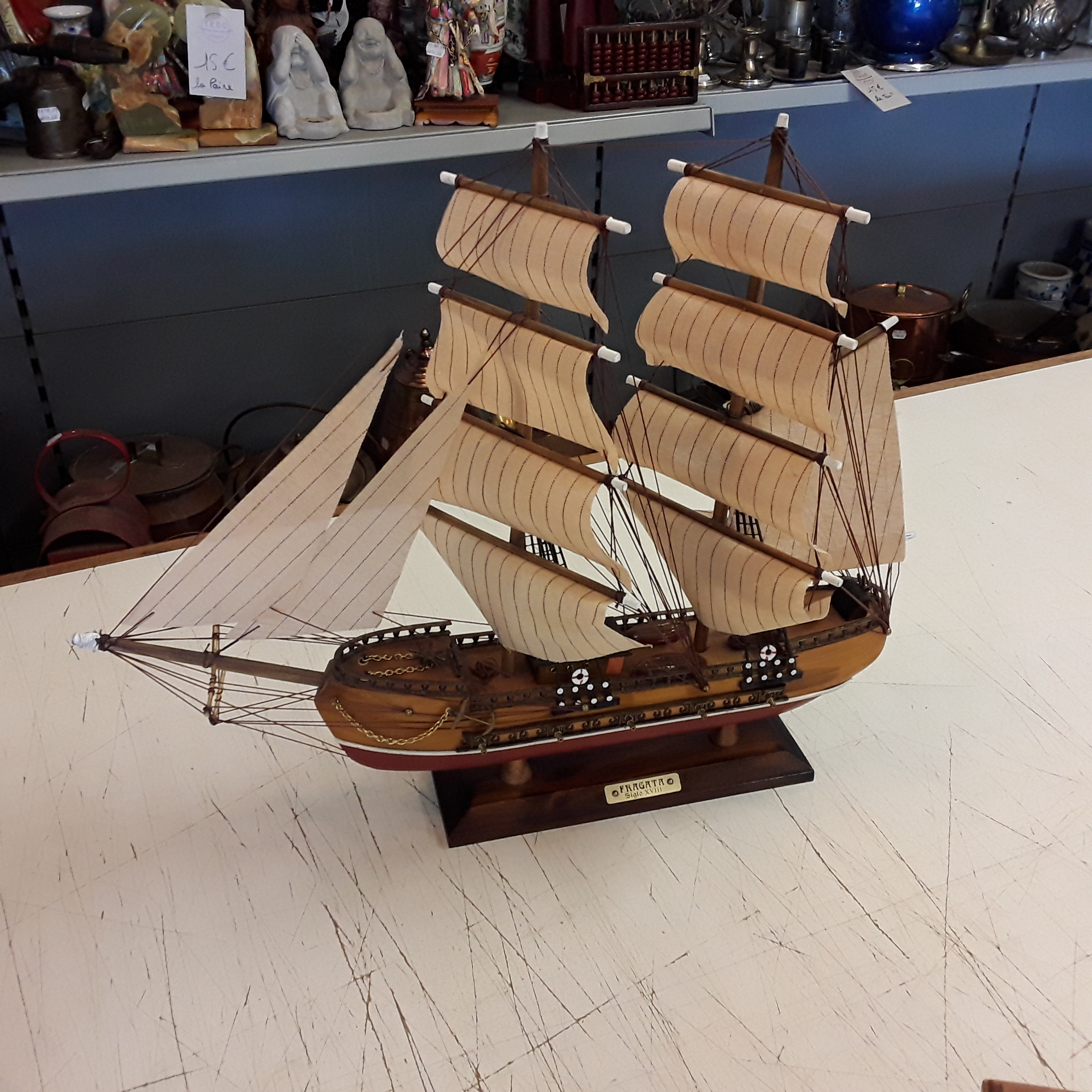 <p>Voilier sur socle Fregata<br />Siglo XVIII<br />50,00 € T.T.C<br /><a href="/Article/122658?type=depose" style="color:white;" target="_blank">Lien vers l&#39;article</a></p>