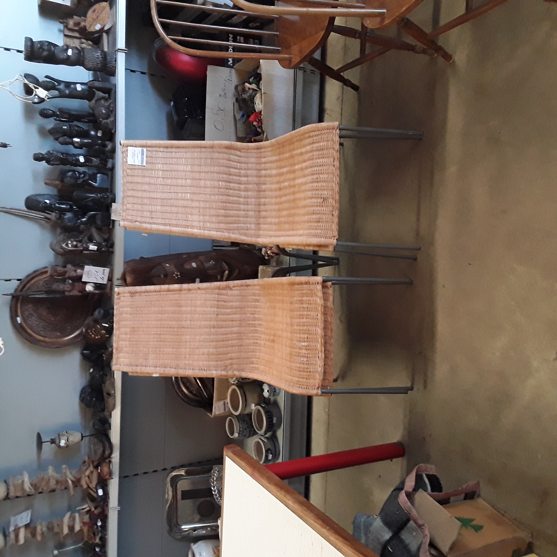 <p>Ensemble 4 chaises rotin<br />40,00 € T.T.C<br /><a href="/Article/123319?type=depose" style="color:white;" target="_blank">Lien vers l'article</a></p>