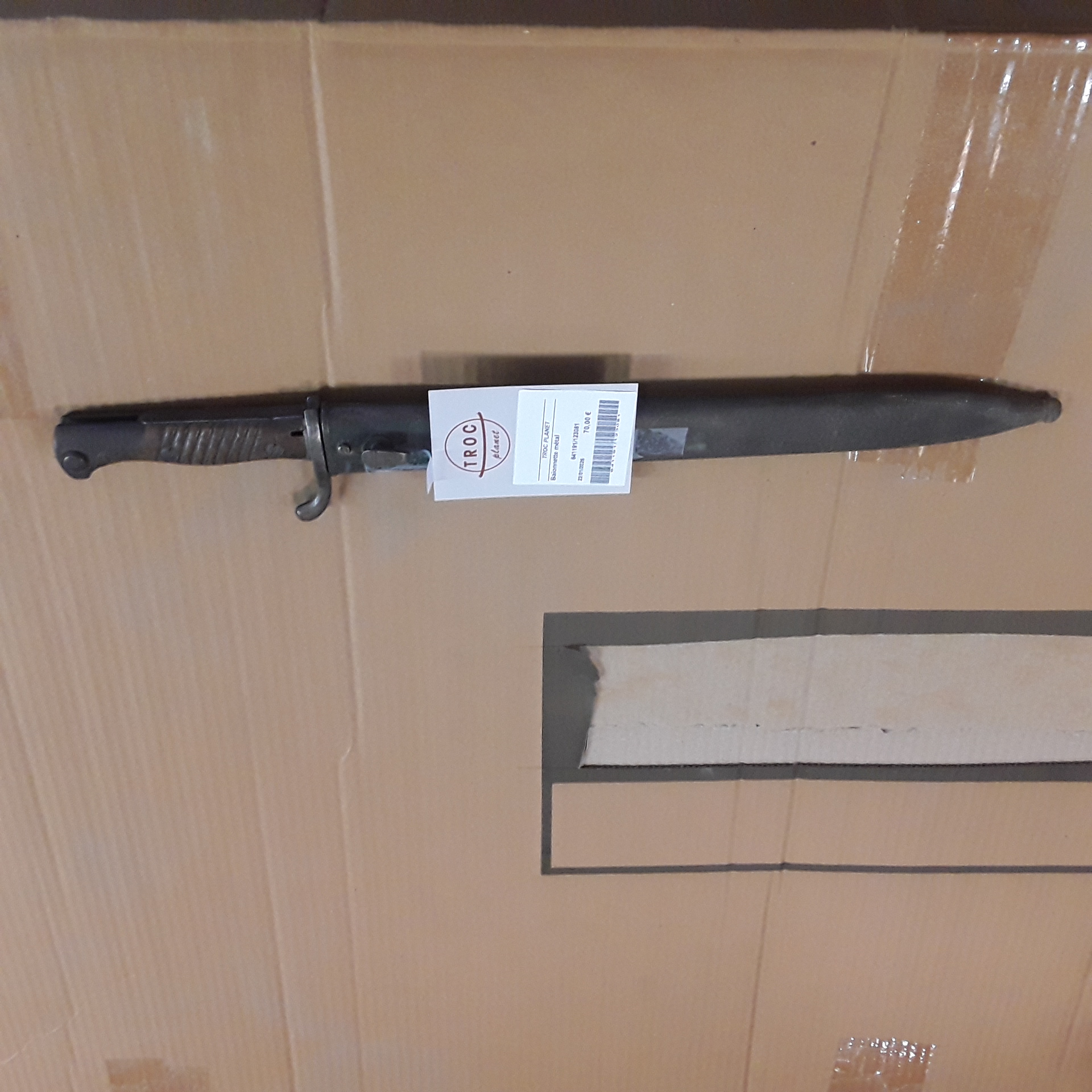 <p>Baïonnette métal<br />70,00 € T.T.C<br /><a href="/Article/123081?type=depose" style="color:white;" target="_blank">Lien vers l'article</a></p>