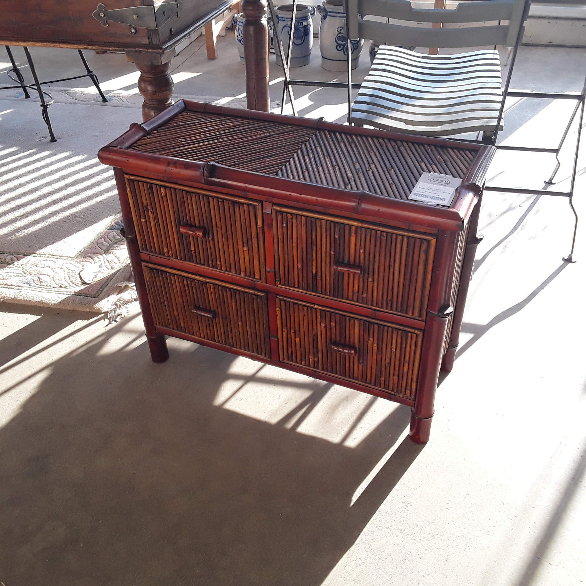 <p>Meuble PM 4 tiroirs en bambou<br />35,00 € T.T.C<br /><a href="/Article/122672?type=depose" style="color:white;" target="_blank">Lien vers l&#39;article</a></p>