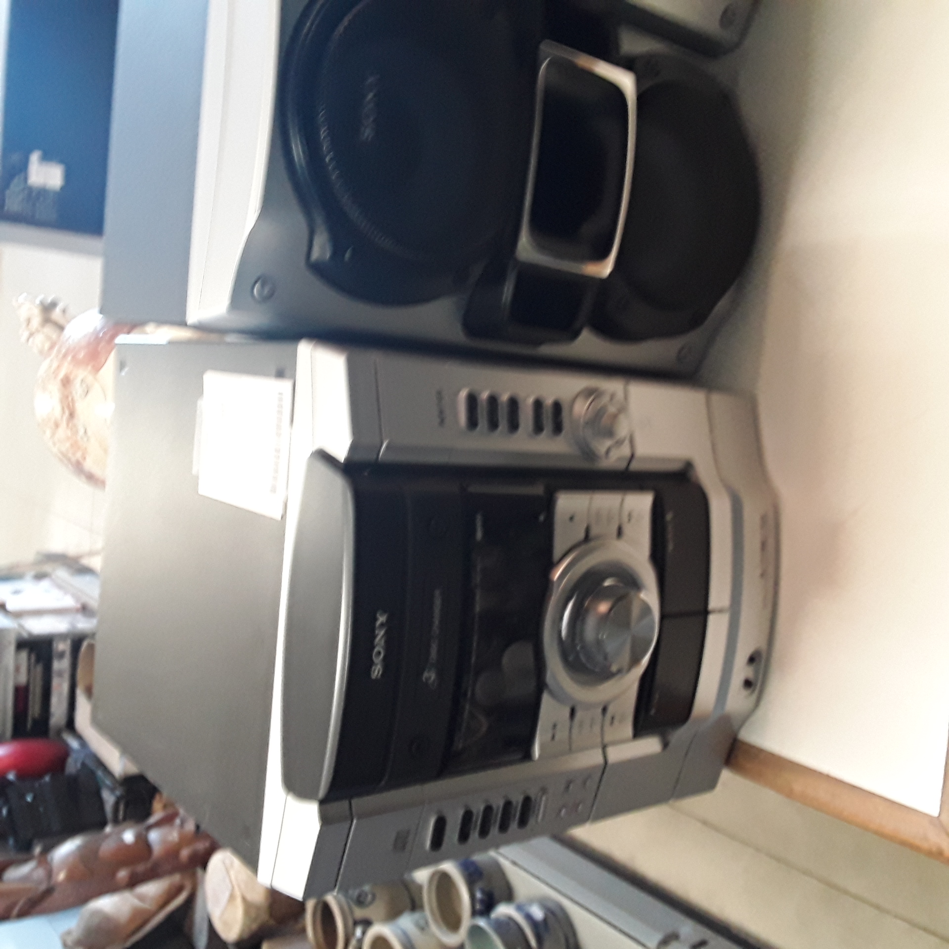 <p>Chaine sony<br />3 baffles sony  +acs<br />60,00 € T.T.C<br /><a href="/Article/123380?type=depose" style="color:white;" target="_blank">Lien vers l'article</a></p>