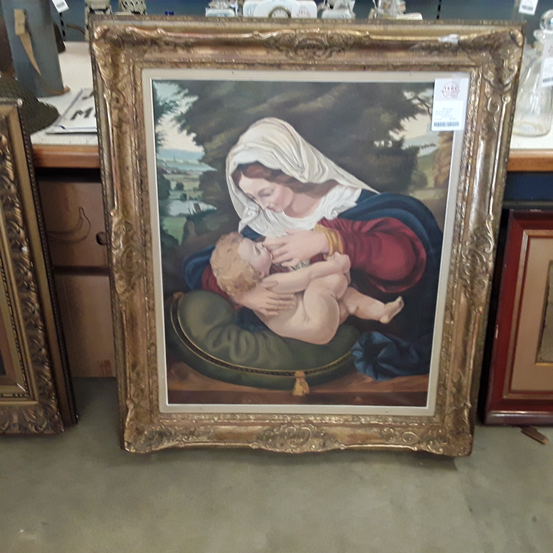 <p>Peinture H . gilsoul<br />femme à l' enfant<br />144,00 € T.T.C<br /><a href="/Article/123112?type=depose" style="color:white;" target="_blank">Lien vers l'article</a></p>