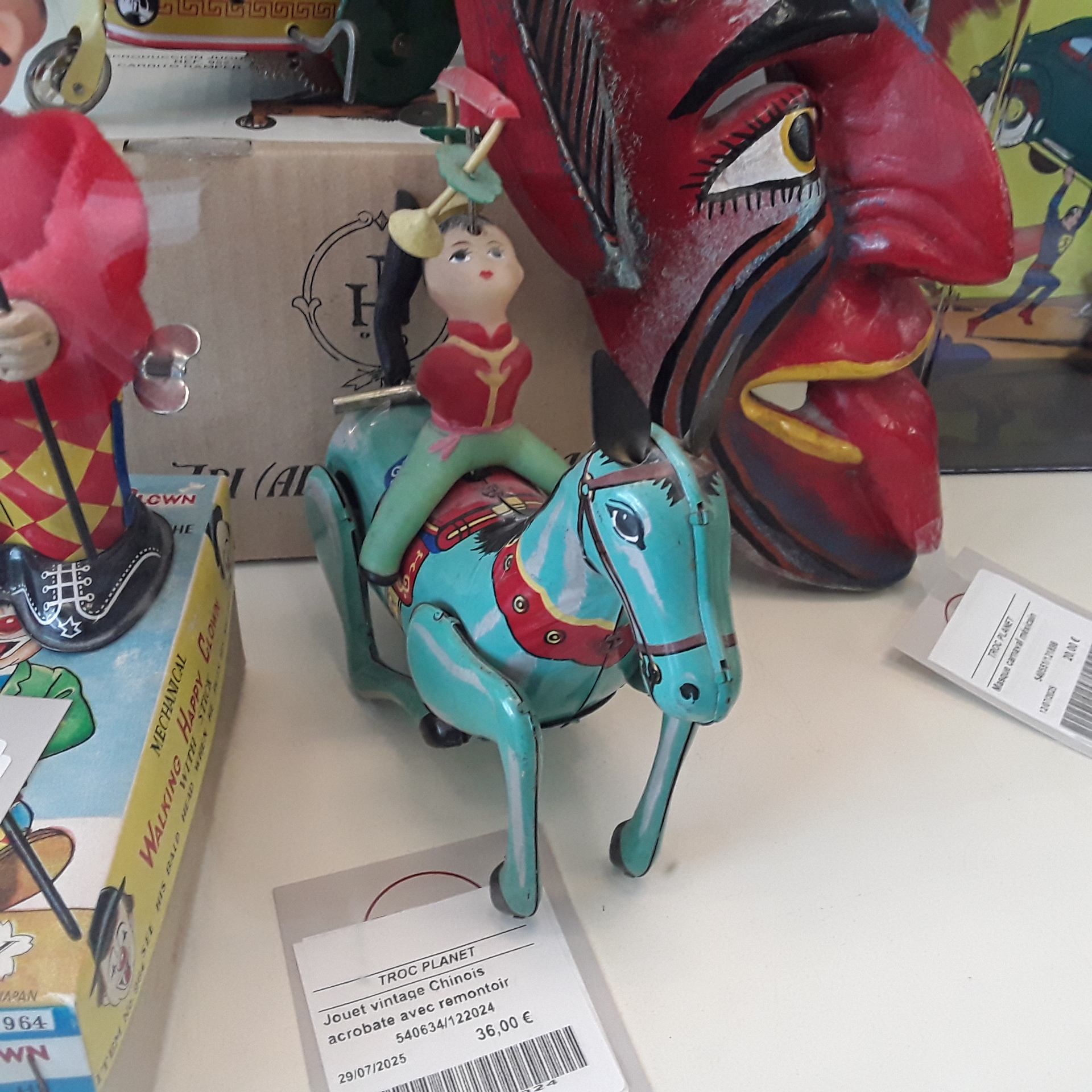 <p>Jouet vintage Chinois<br />acrobate avec remontoir<br />24,00 € T.T.C<br /><a href="/Article/122024?type=depose" style="color:white;" target="_blank">Lien vers l'article</a></p>