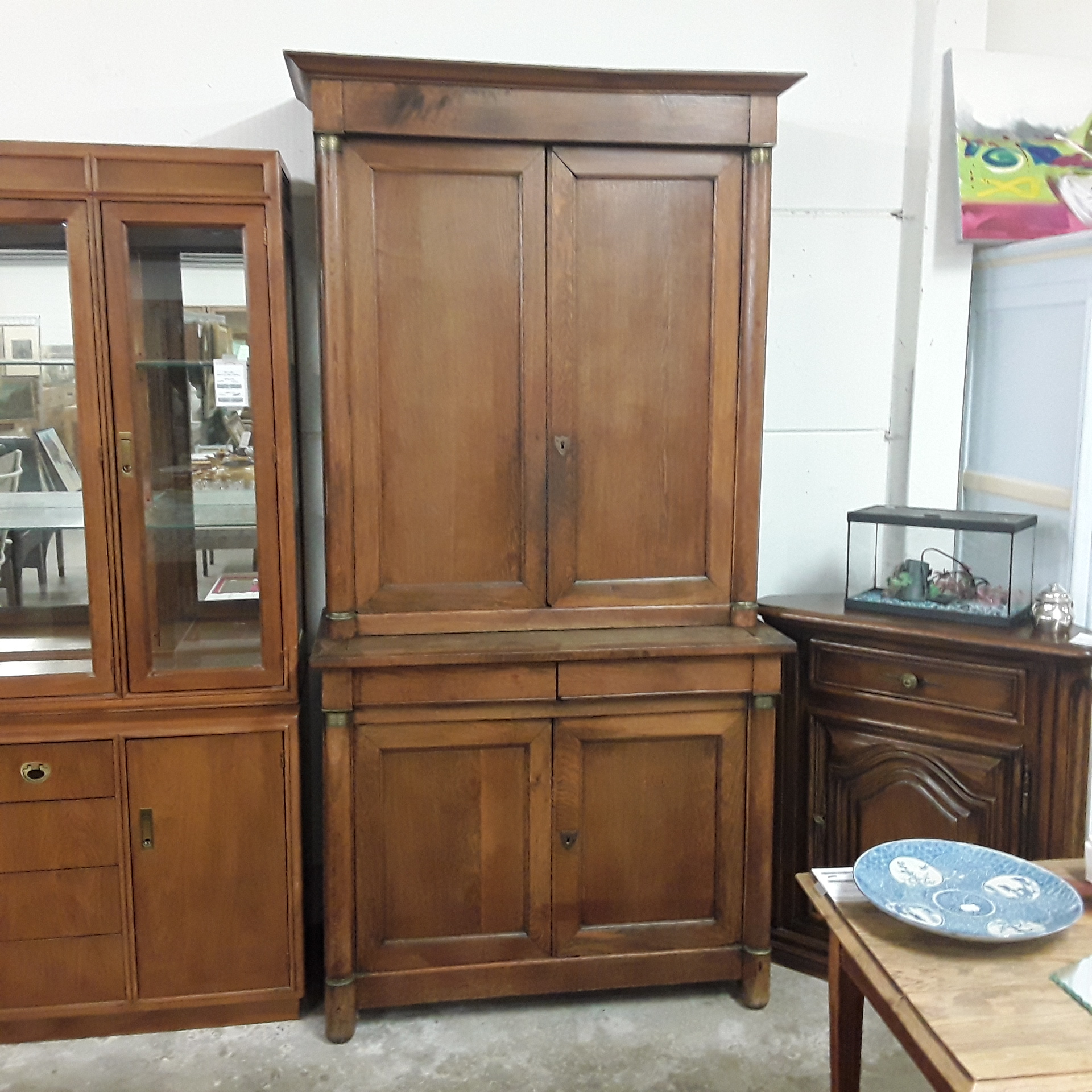 <p>Deux-corps Empire à<br />demi colonnes en chêne<br />175,00 € T.T.C<br /><a href="/Article/121828?type=depose" style="color:white;" target="_blank">Lien vers l&#39;article</a></p>
