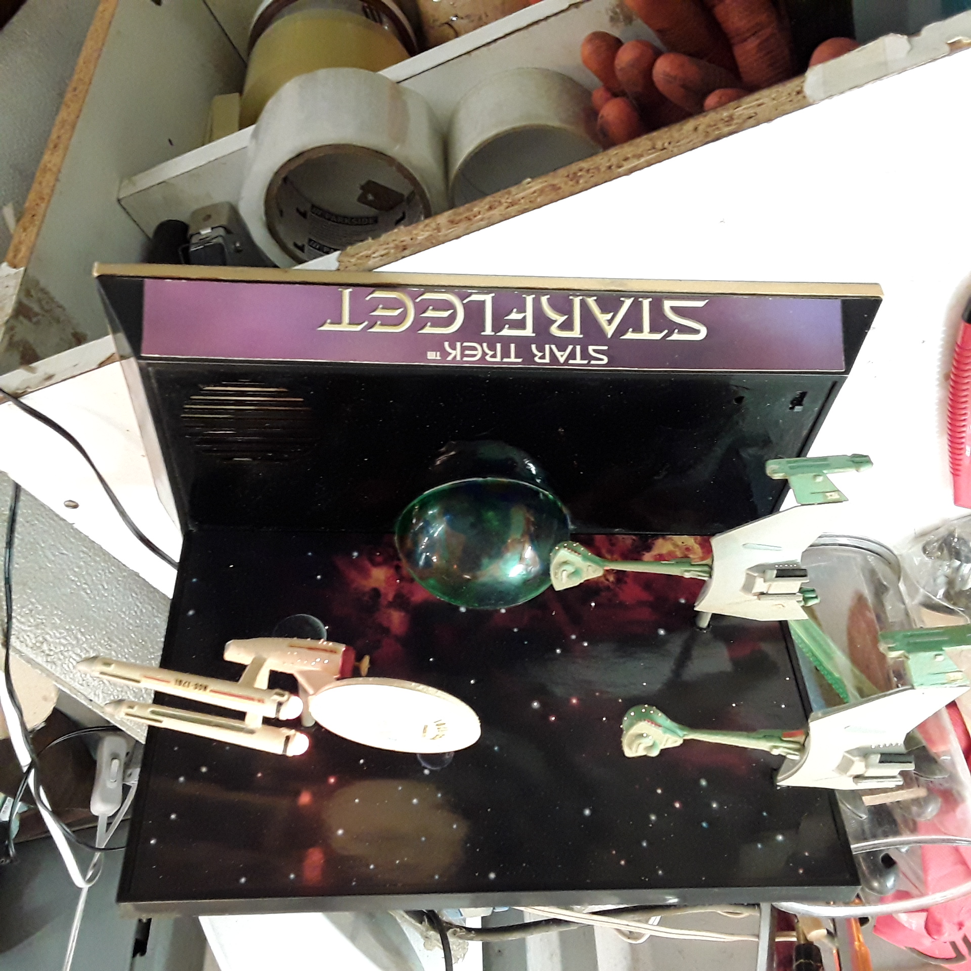 <p>Maquette lumineuse AMT<br />Star Trek<br />150,00 € T.T.C<br /><a href="/Article/122909?type=depose" style="color:white;" target="_blank">Lien vers l'article</a></p>