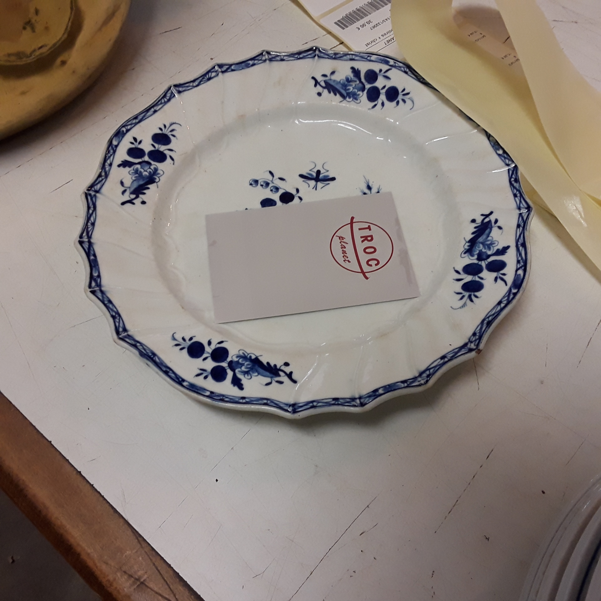 <p>Assiette Tournai<br />15,00 € T.T.C<br /><a href="/Article/122966?type=depose" style="color:white;" target="_blank">Lien vers l'article</a></p>