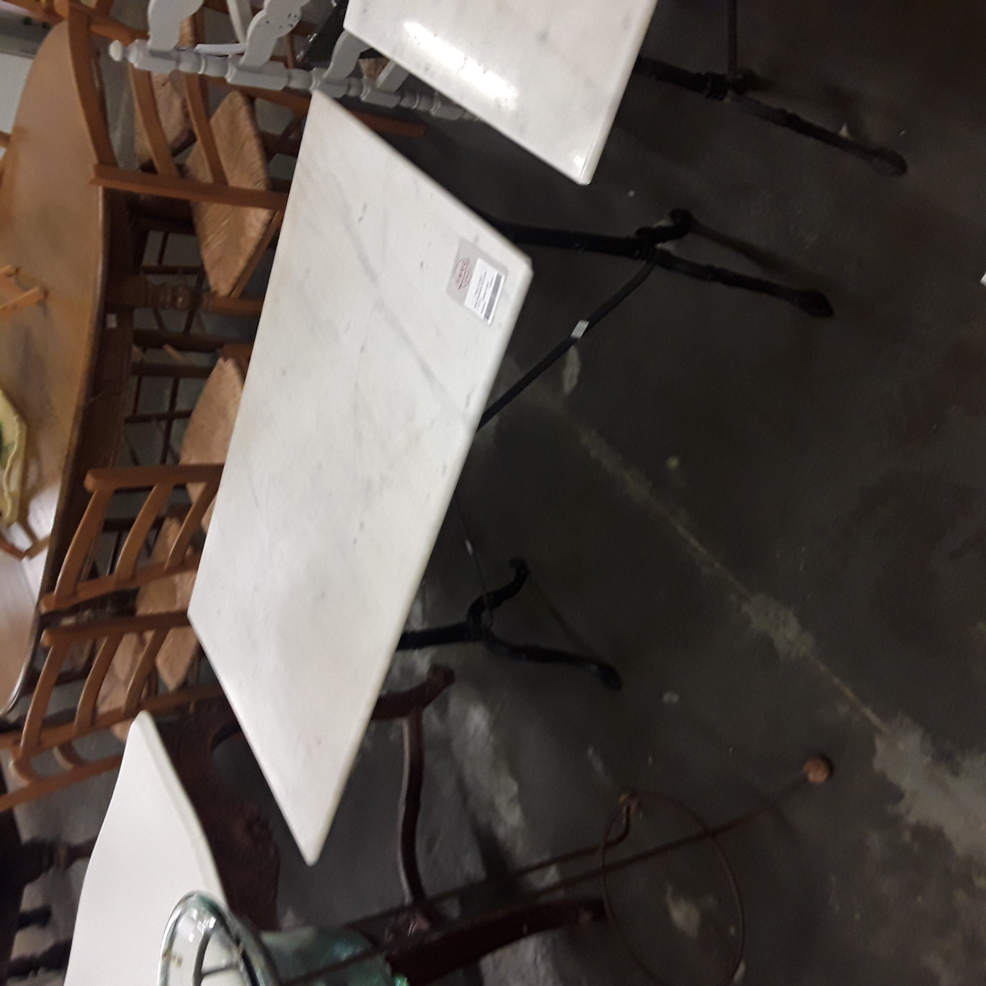 <p>Table rectangle pied fonte<br />+ marbre<br />75,00 € T.T.C<br /><a href="/Article/123287?type=depose" style="color:white;" target="_blank">Lien vers l'article</a></p>