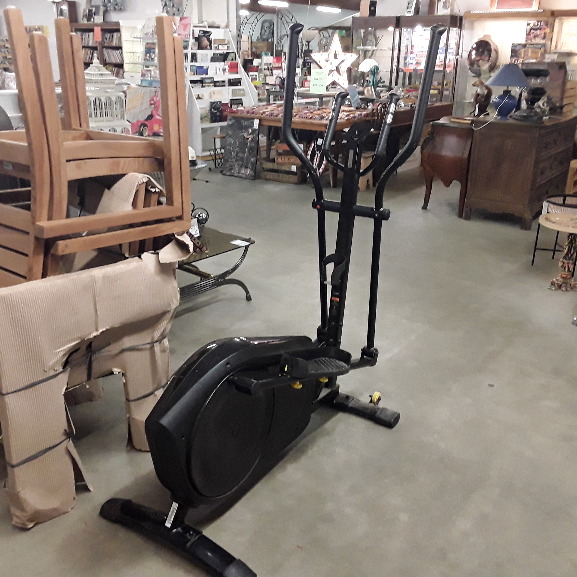 <p>Step Domyos 520<br />sans écran<br />50,00 € T.T.C<br /><a href="/Article/122626?type=depose" style="color:white;" target="_blank">Lien vers l&#39;article</a></p>