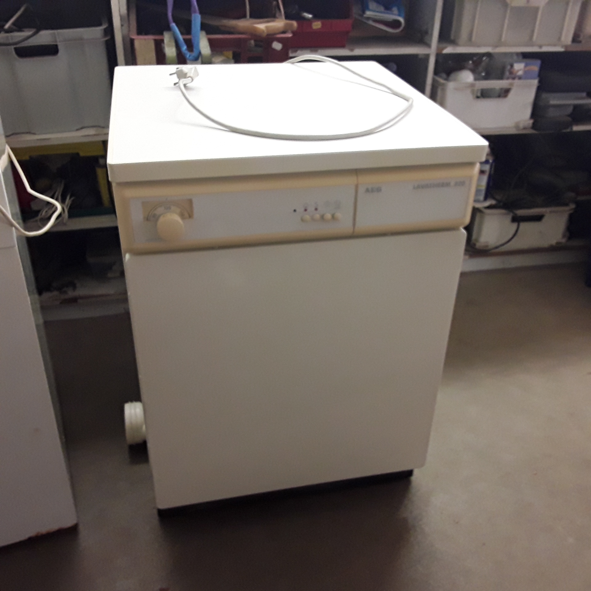 <p>Séchoir à évacuation AEG<br />Lavatherm 320<br />40,00 € T.T.C<br /><a href="/Article/122561?type=depose" style="color:white;" target="_blank">Lien vers l&#39;article</a></p>