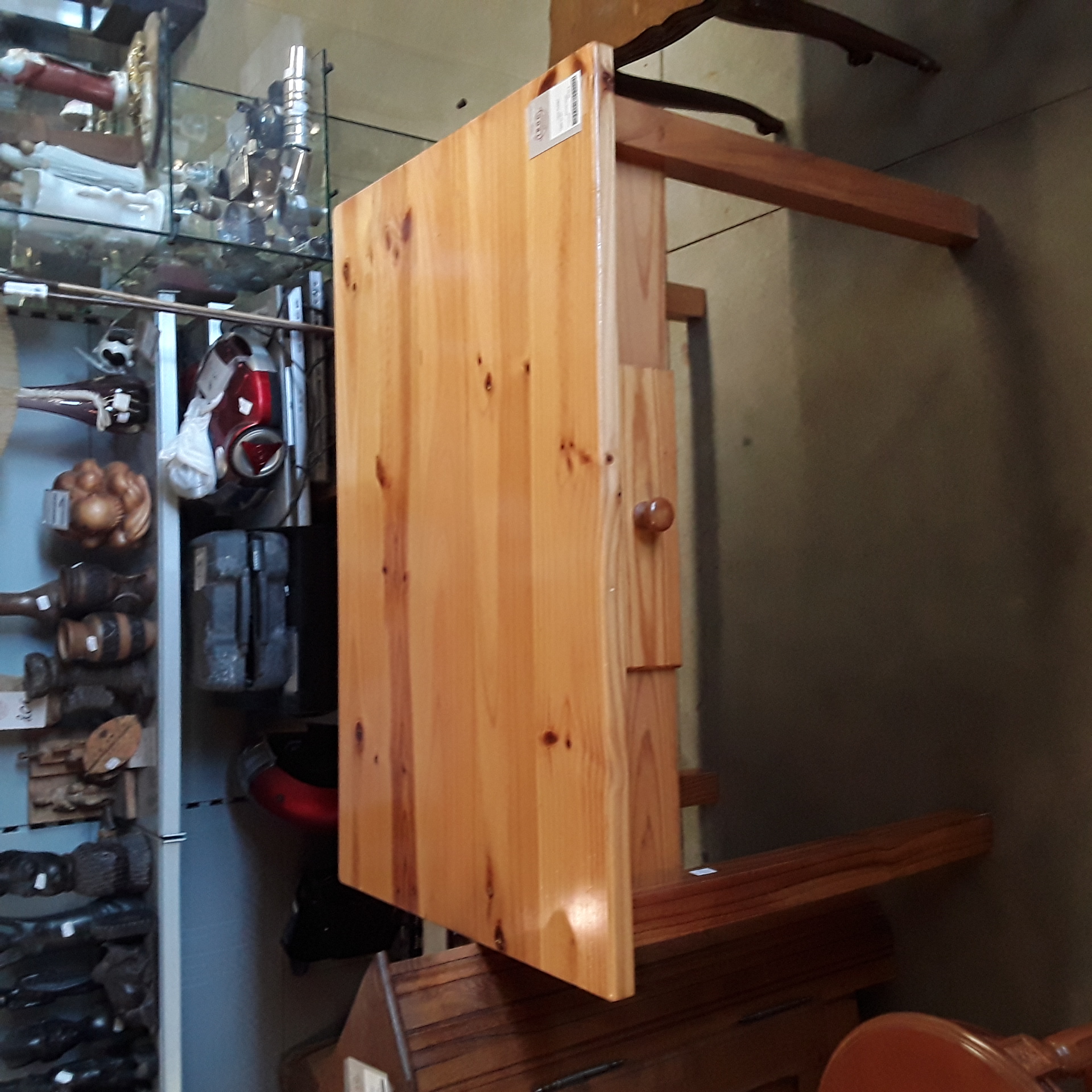 <p>Table en pin<br />50,00 € T.T.C<br /><a href="/Article/123364?type=depose" style="color:white;" target="_blank">Lien vers l'article</a></p>