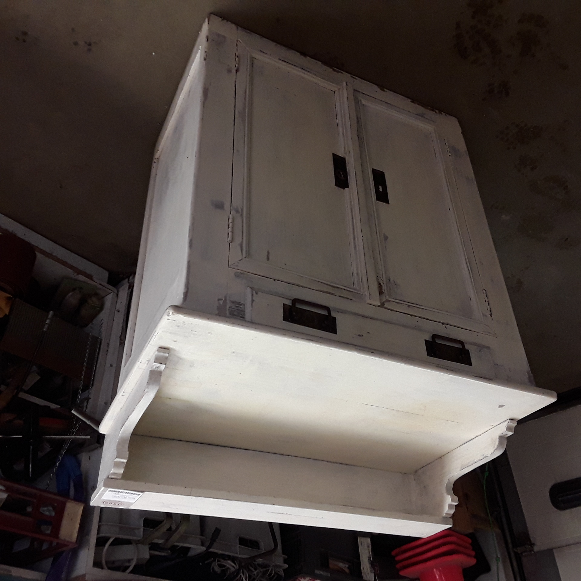 <p>Meuble PM peint blanc<br />2 portes 1 tiroir<br />60,00 € T.T.C<br /><a href="/Article/123432?type=depose" style="color:white;" target="_blank">Lien vers l'article</a></p>