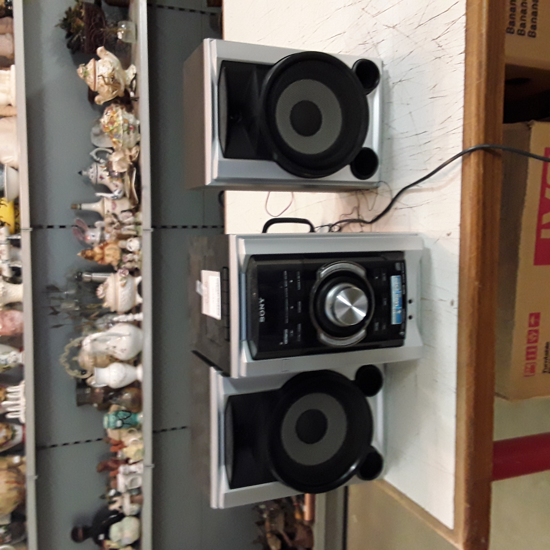 <p>Chaine hifi Sony<br />24,00 € T.T.C<br /><a href="/Article/123449?type=depose" style="color:white;" target="_blank">Lien vers l'article</a></p>