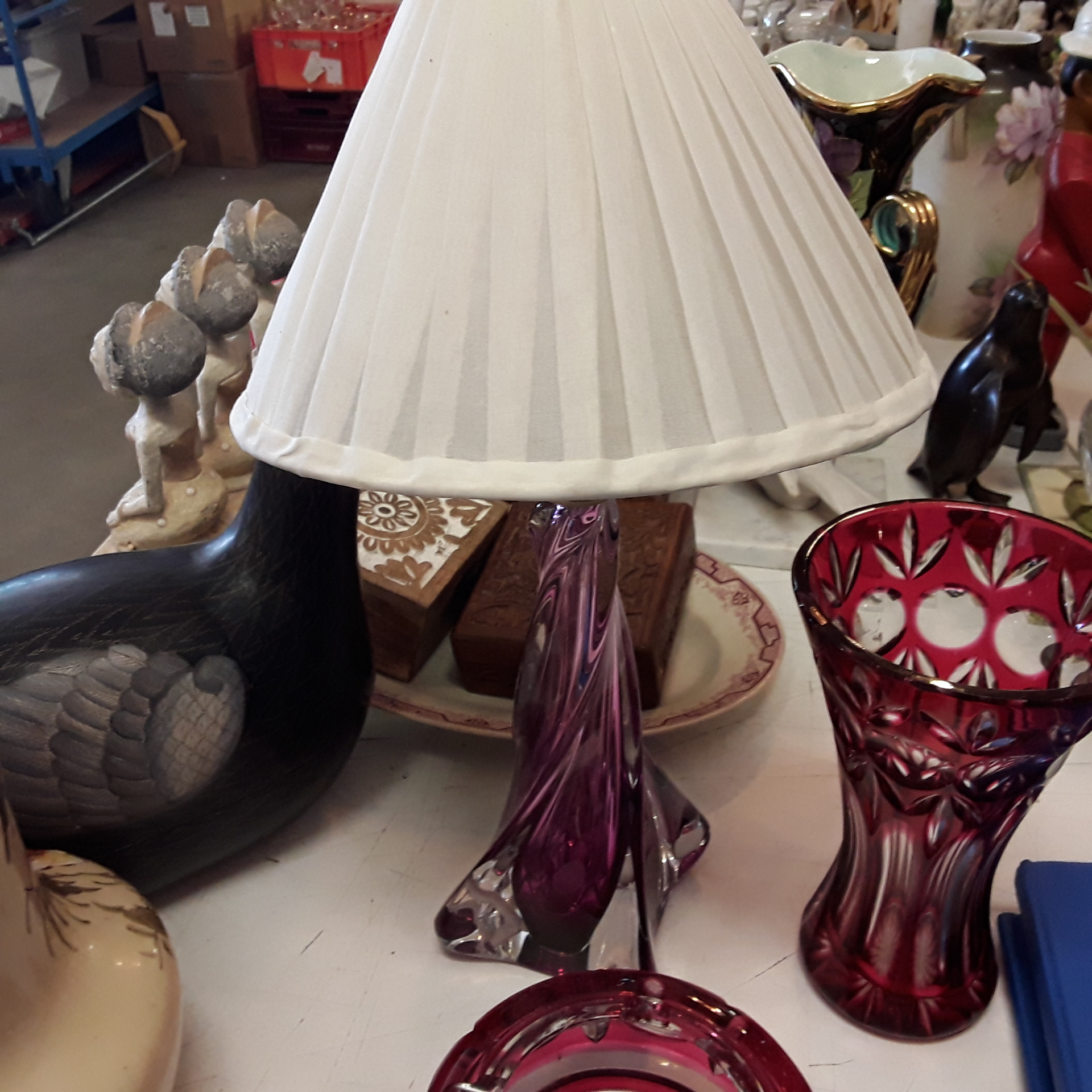 <p>Lampe Val st Lambert rose<br />50,00 € T.T.C<br /><a href="/Article/122646?type=depose" style="color:white;" target="_blank">Lien vers l&#39;article</a></p>