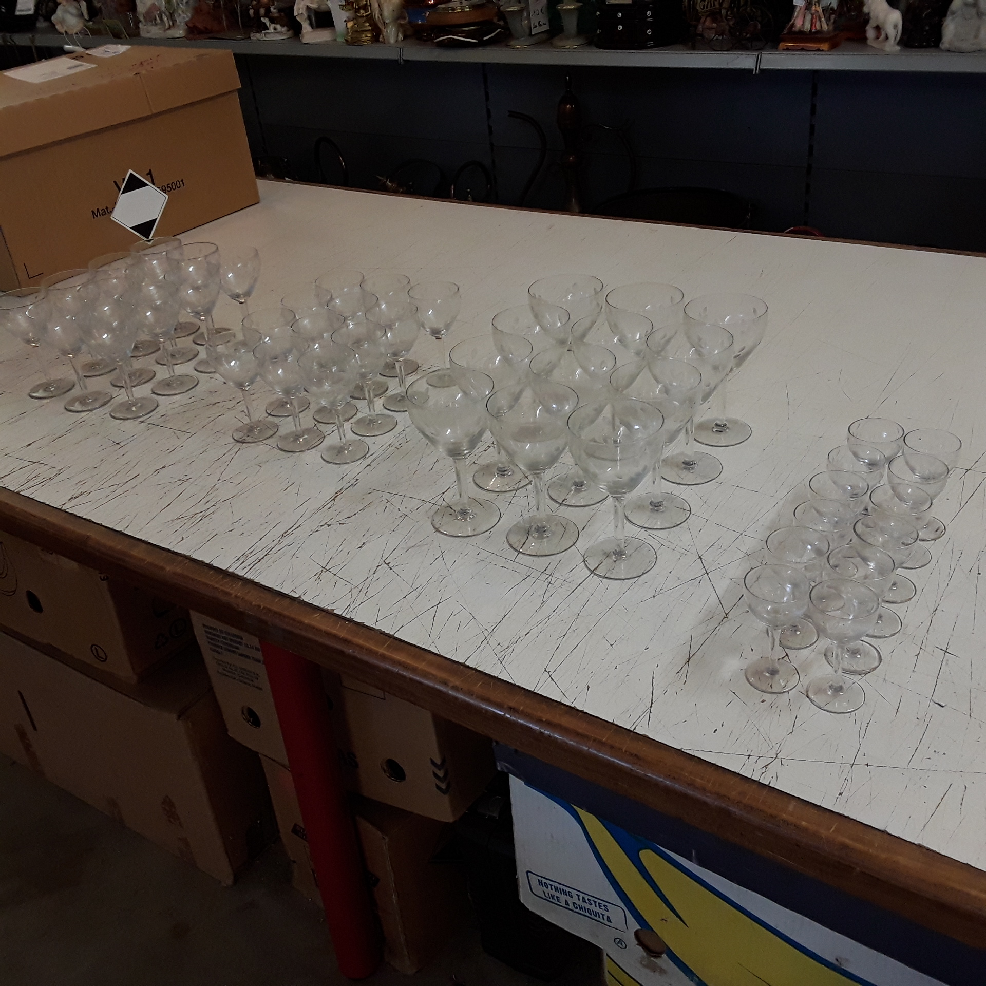 <p>Série de 48 verres<br />40,00 € T.T.C<br /><a href="/Article/122587?type=depose" style="color:white;" target="_blank">Lien vers l&#39;article</a></p>