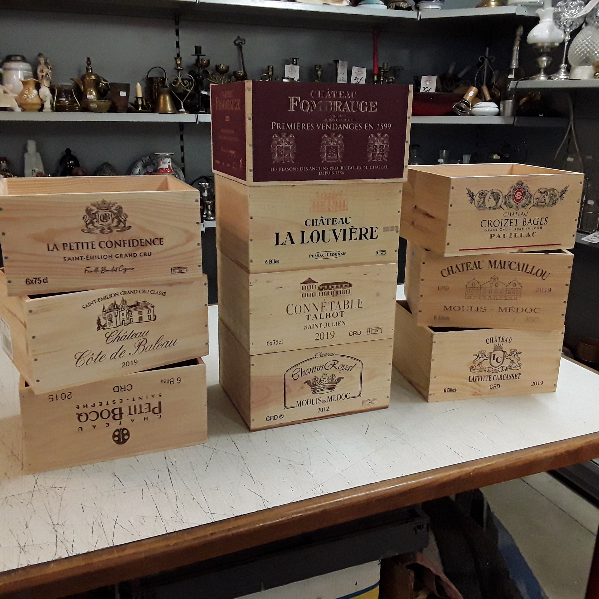 <p>Caisse à vins<br />10,00 € T.T.C<br /><a href="/Article/122729?type=depose" style="color:white;" target="_blank">Lien vers l&#39;article</a></p>