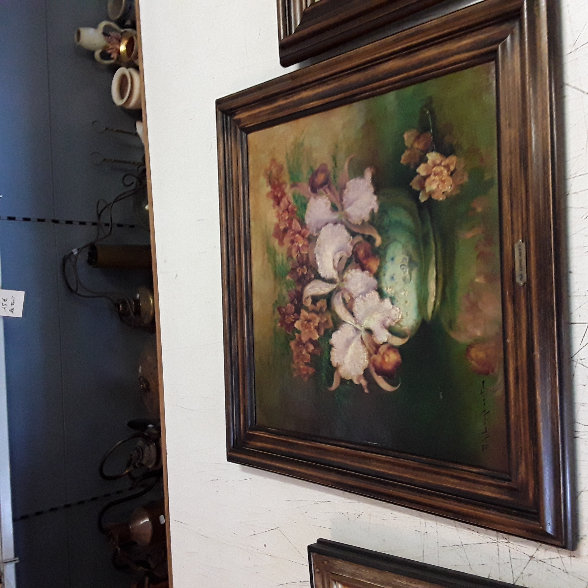 <p>Peinture Déco fleur<br />Ach Lombaert<br />40,00 € T.T.C<br /><a href="/Article/123713?type=depose" style="color:white;" target="_blank">Lien vers l'article</a></p>
