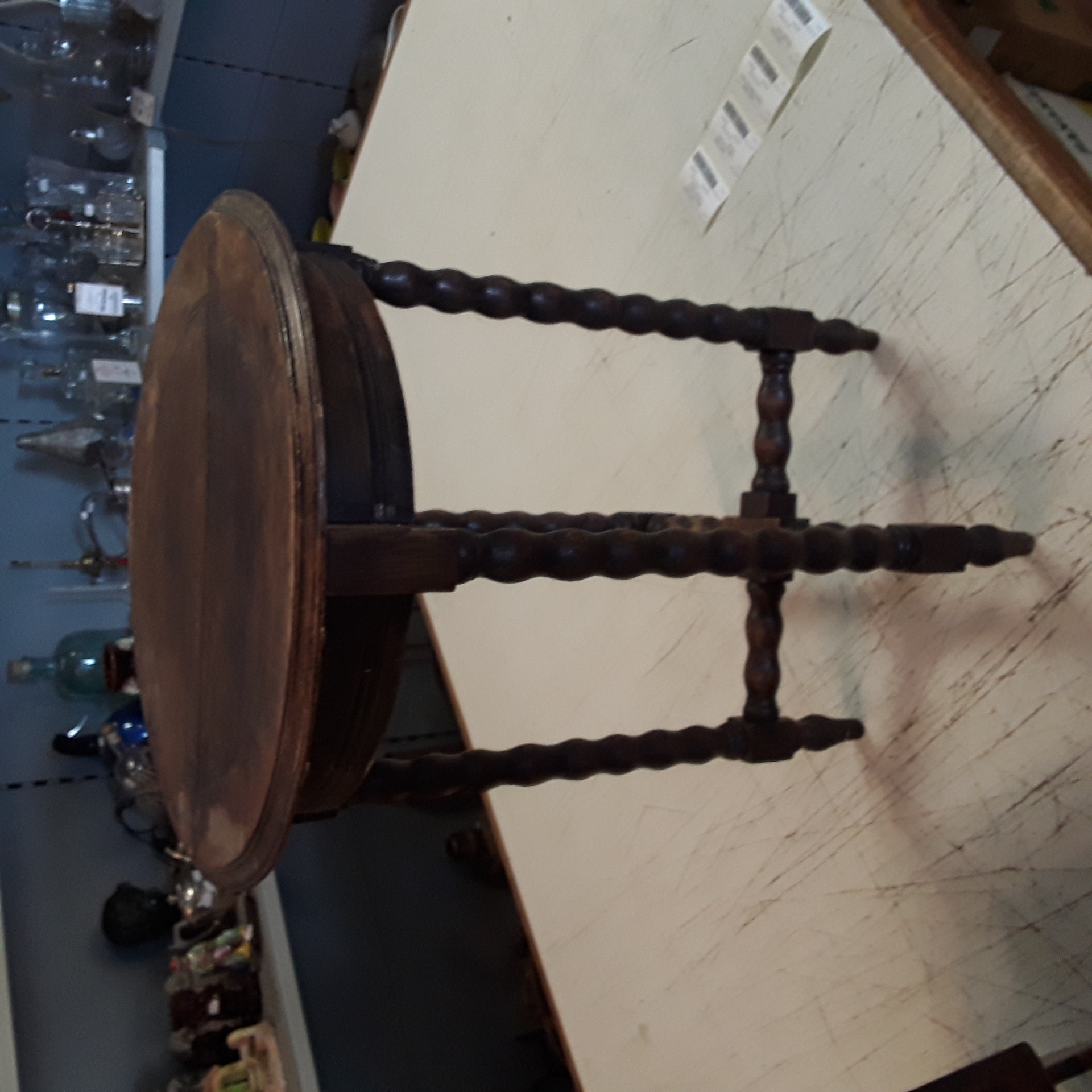 <p>Petit table ronde<br />25,00 € T.T.C<br /><a href="/Article/123430?type=depose" style="color:white;" target="_blank">Lien vers l'article</a></p>