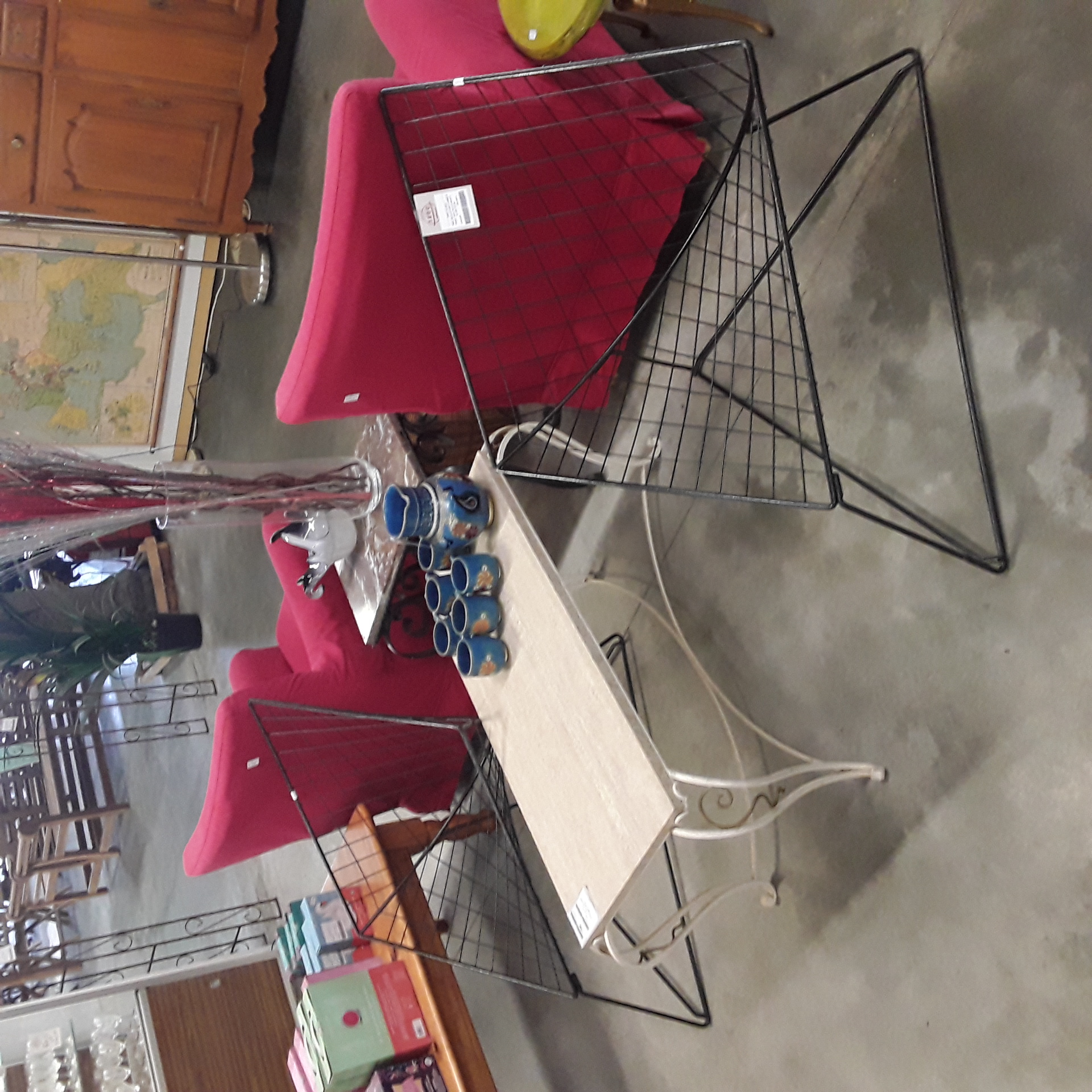 <p>Paire fauteuil métal modèle 80<br />Oti par Niels Gammelgaard<br />250,00 € T.T.C<br /><a href="/Article/123288?type=depose" style="color:white;" target="_blank">Lien vers l'article</a></p>