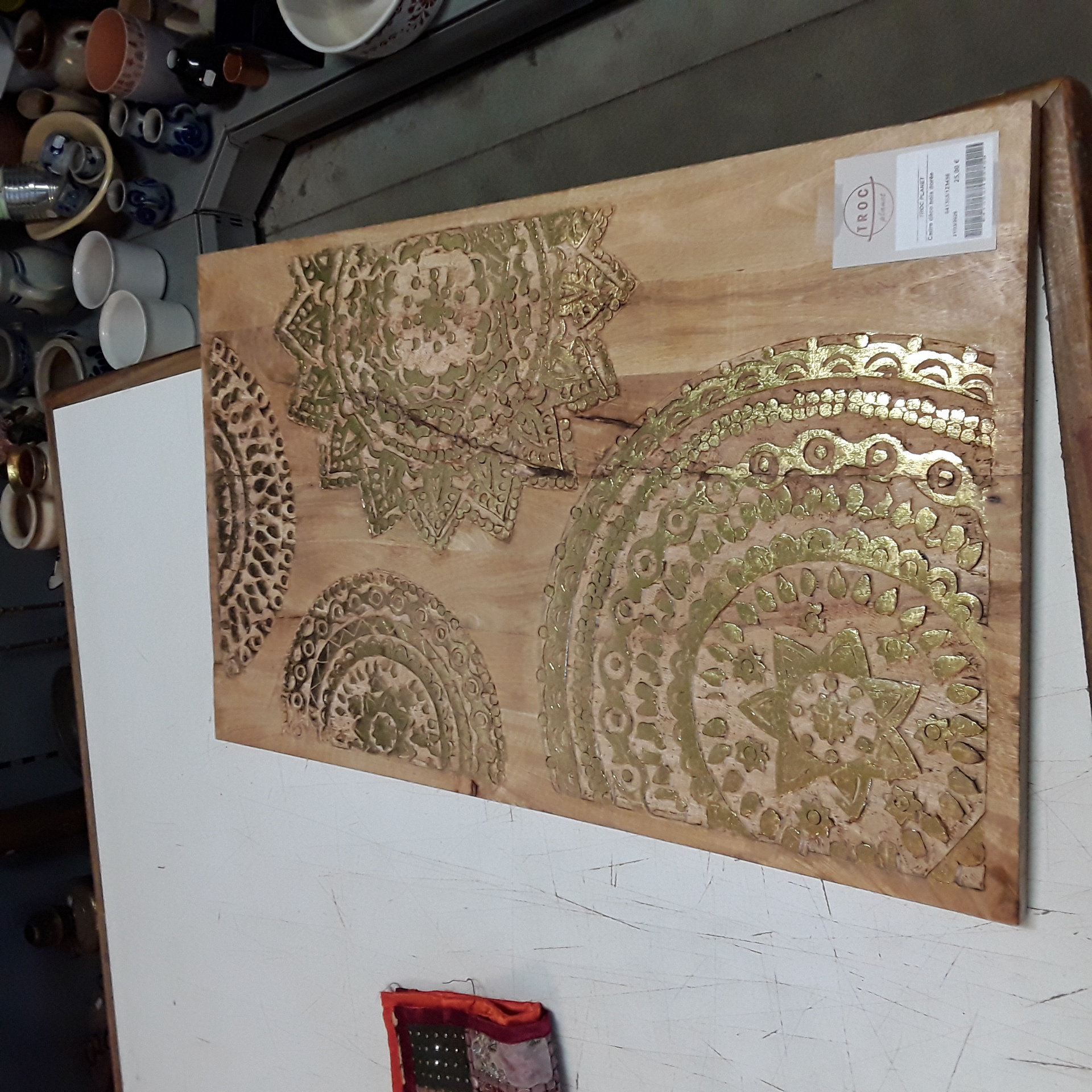 <p>Cadre déco bois dorée<br />25,00 € T.T.C<br /><a href="/Article/123456?type=depose" style="color:white;" target="_blank">Lien vers l'article</a></p>