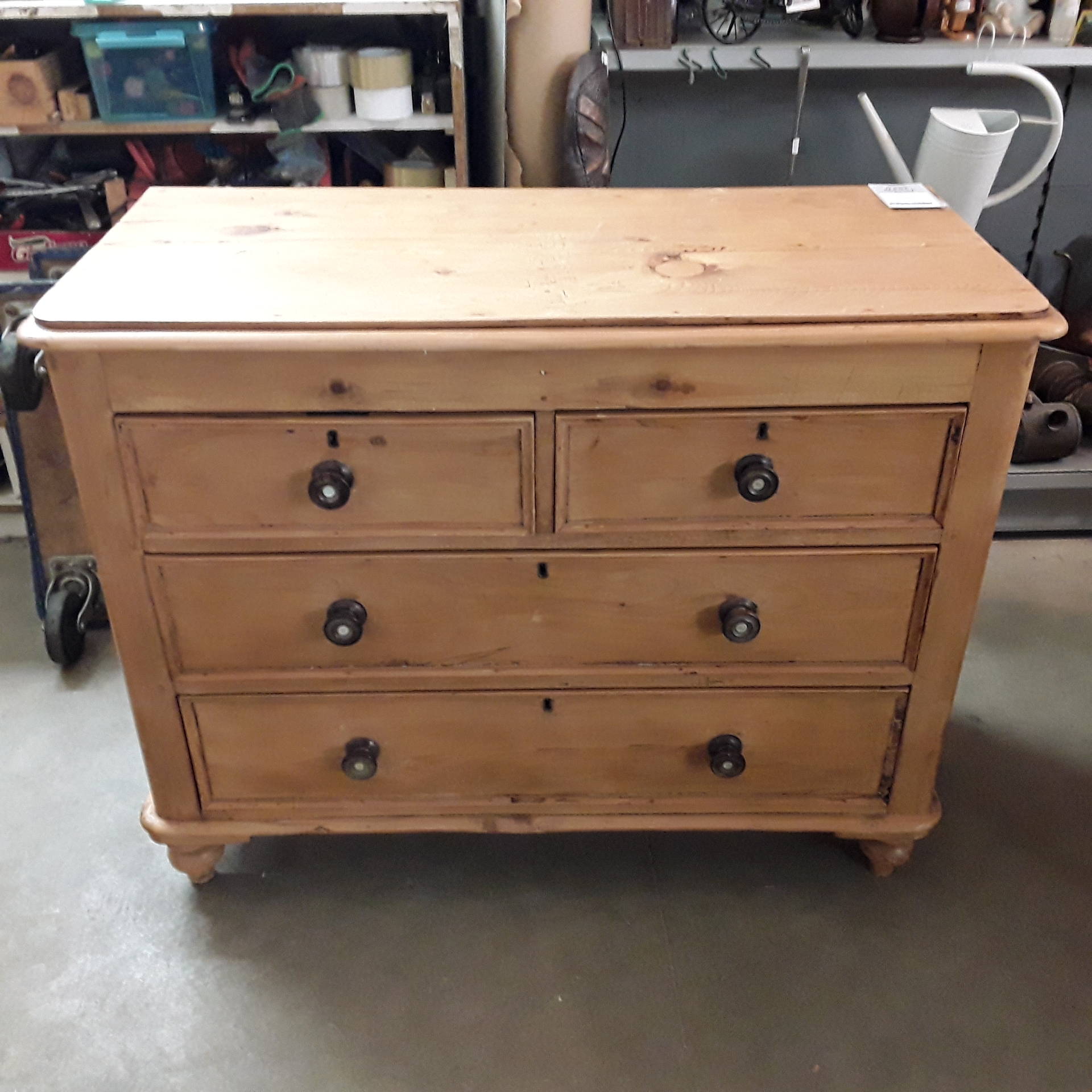 <p>Commode 4 tiroirs peuplier<br />80,00 € T.T.C<br /><a href="/Article/122716?type=depose" style="color:white;" target="_blank">Lien vers l&#39;article</a></p>