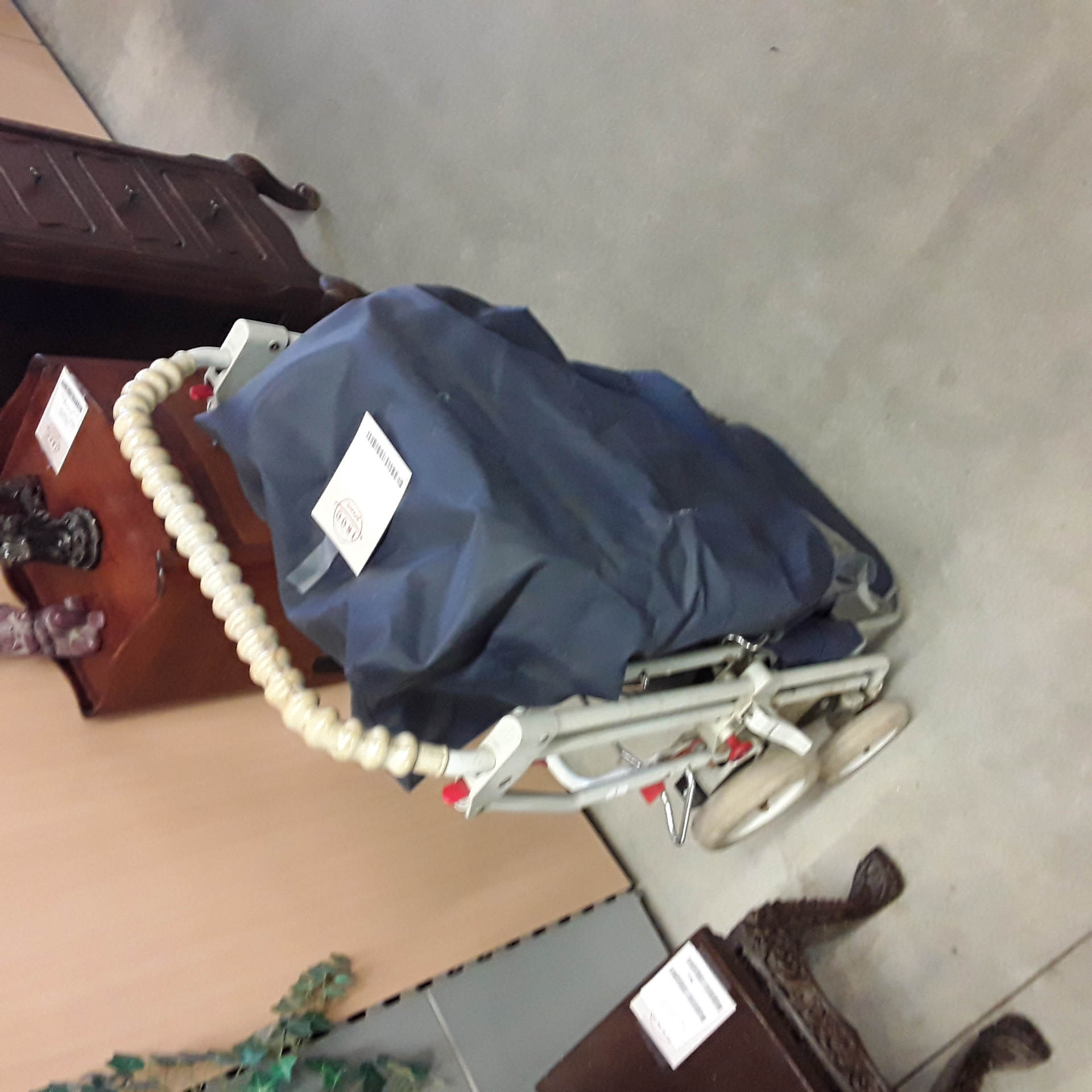 <p>Poussette Bébé Confort<br />20,00 € T.T.C<br /><a href="/Article/123450?type=depose" style="color:white;" target="_blank">Lien vers l'article</a></p>