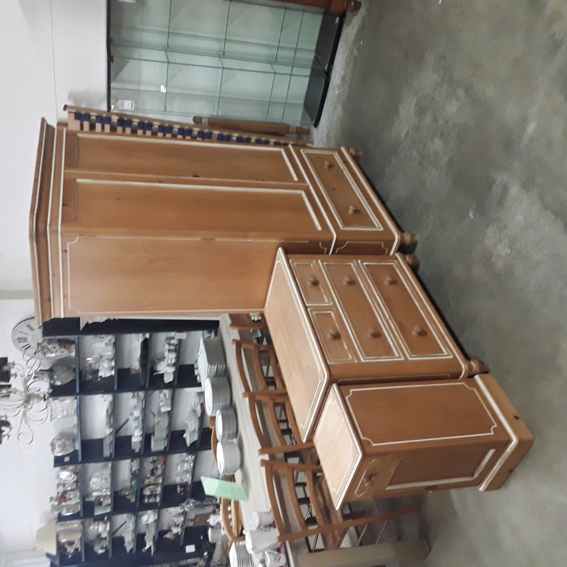 <p>Chambre a coucher d' enfant<br /> complet<br />350,00 € T.T.C<br /><a href="/Article/123627?type=depose" style="color:white;" target="_blank">Lien vers l'article</a></p>