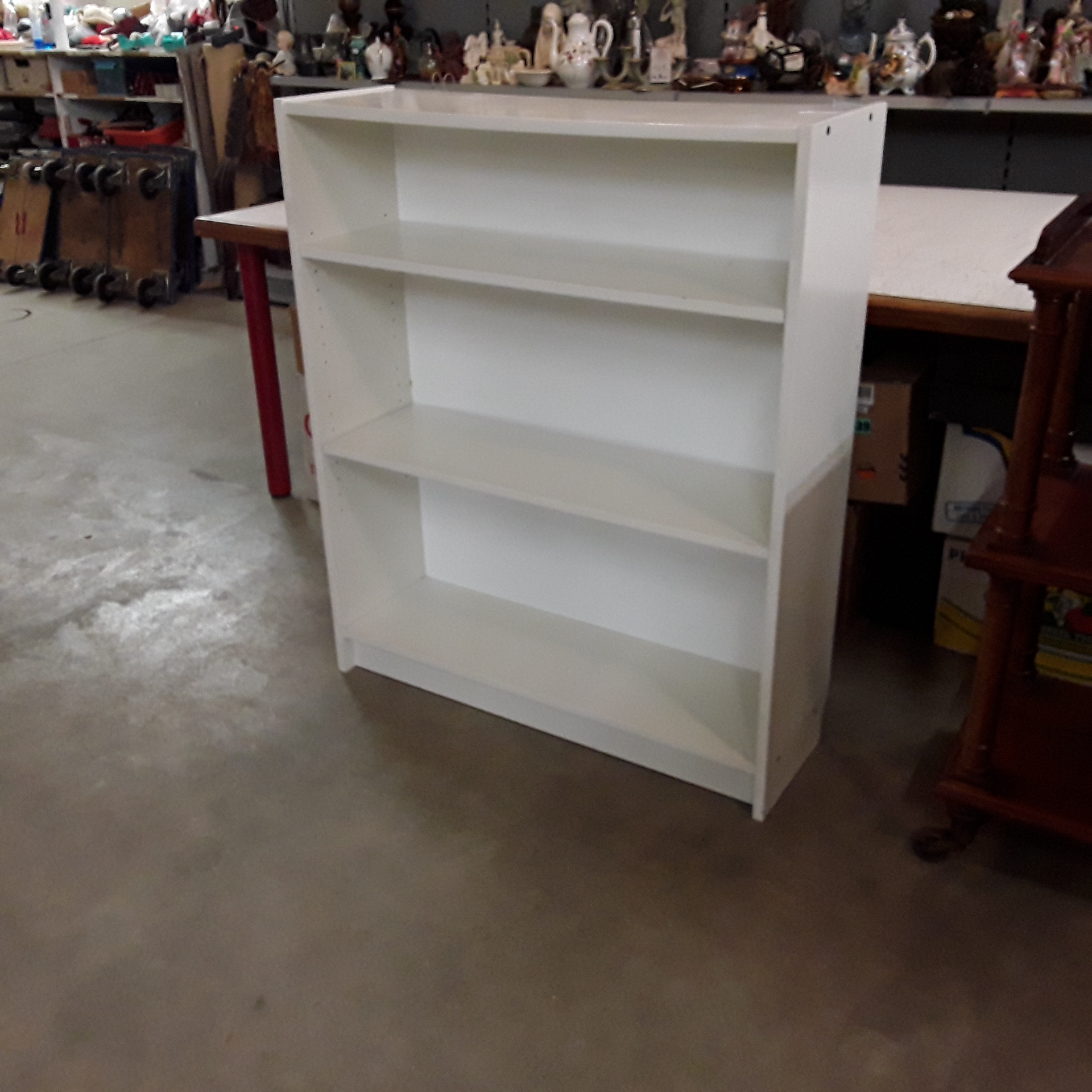 <p>Etagère IKEA<br />25,00 € T.T.C<br /><a href="/Article/122981?type=depose" style="color:white;" target="_blank">Lien vers l'article</a></p>